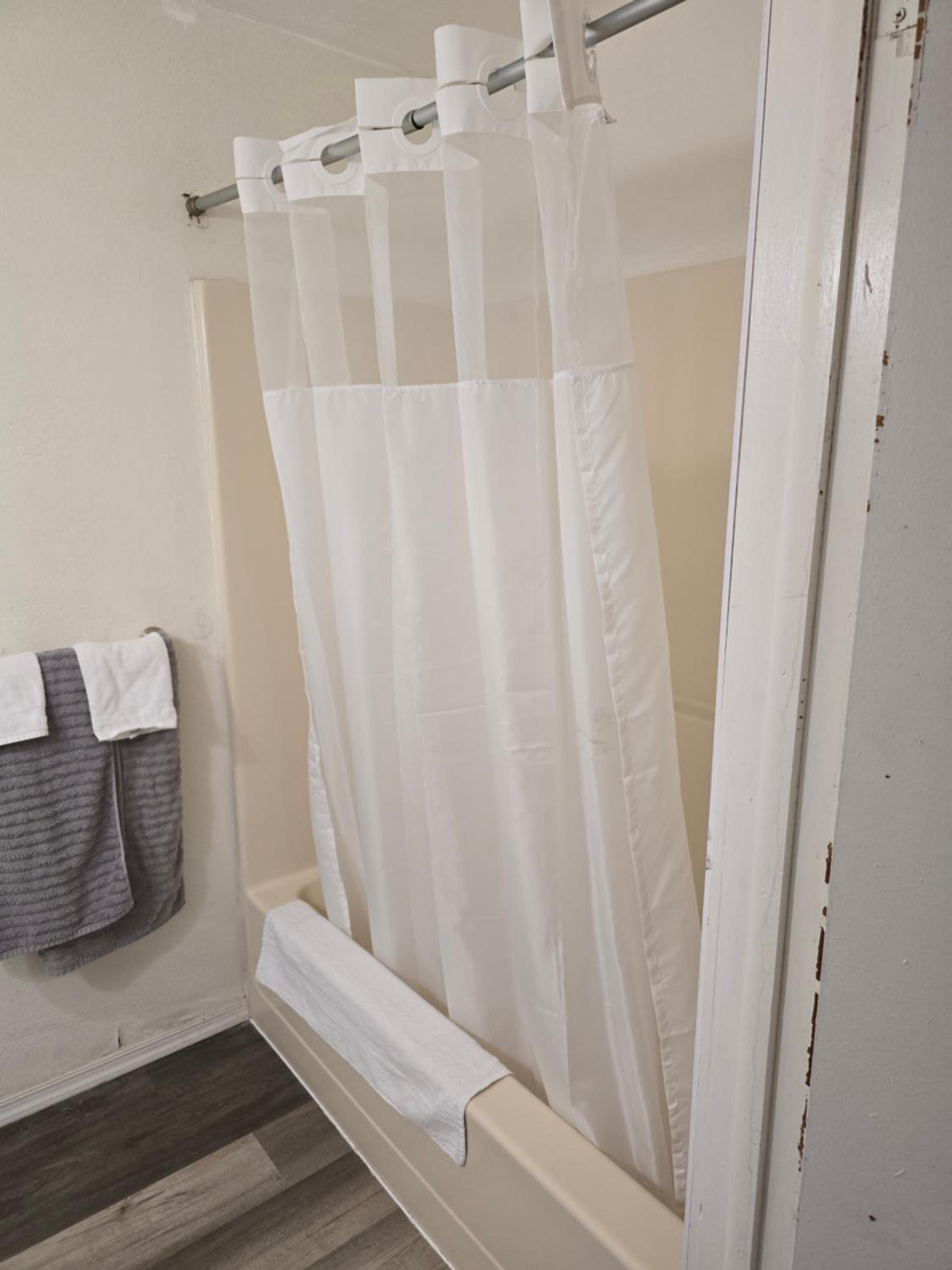 Deluxe Double Room - Photo 12
