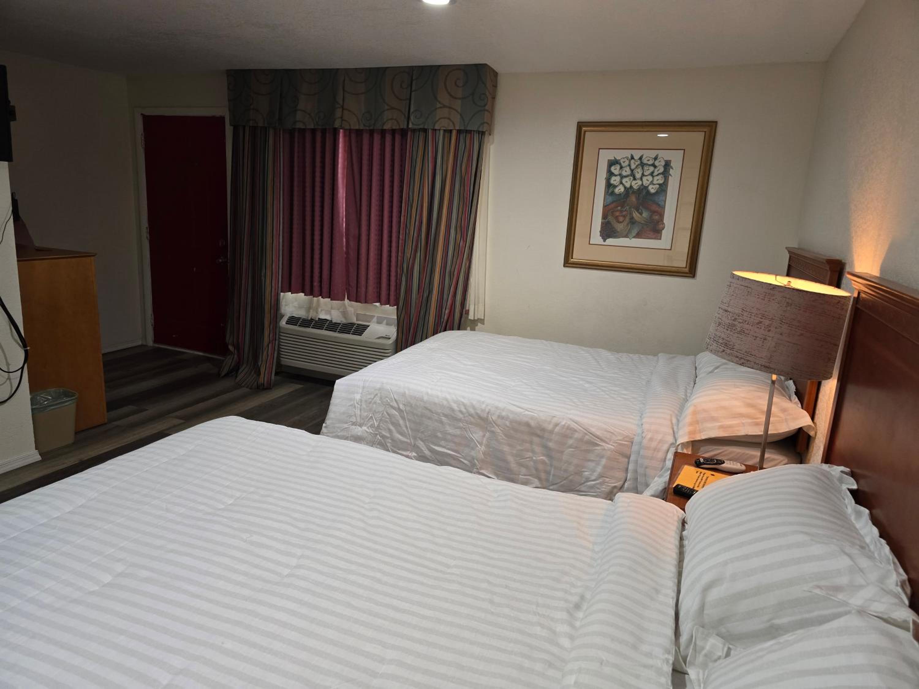 Deluxe Double Room - Photo 13