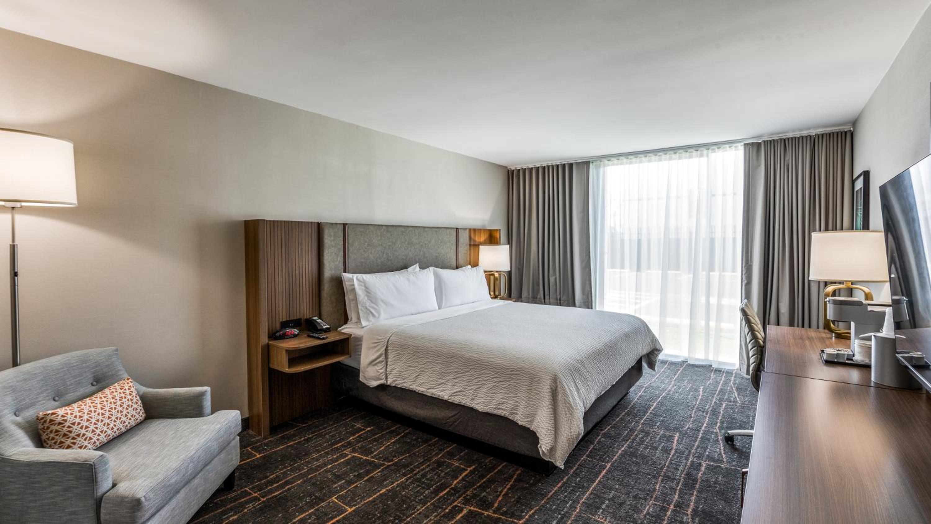 Standard King Room - Photo 3