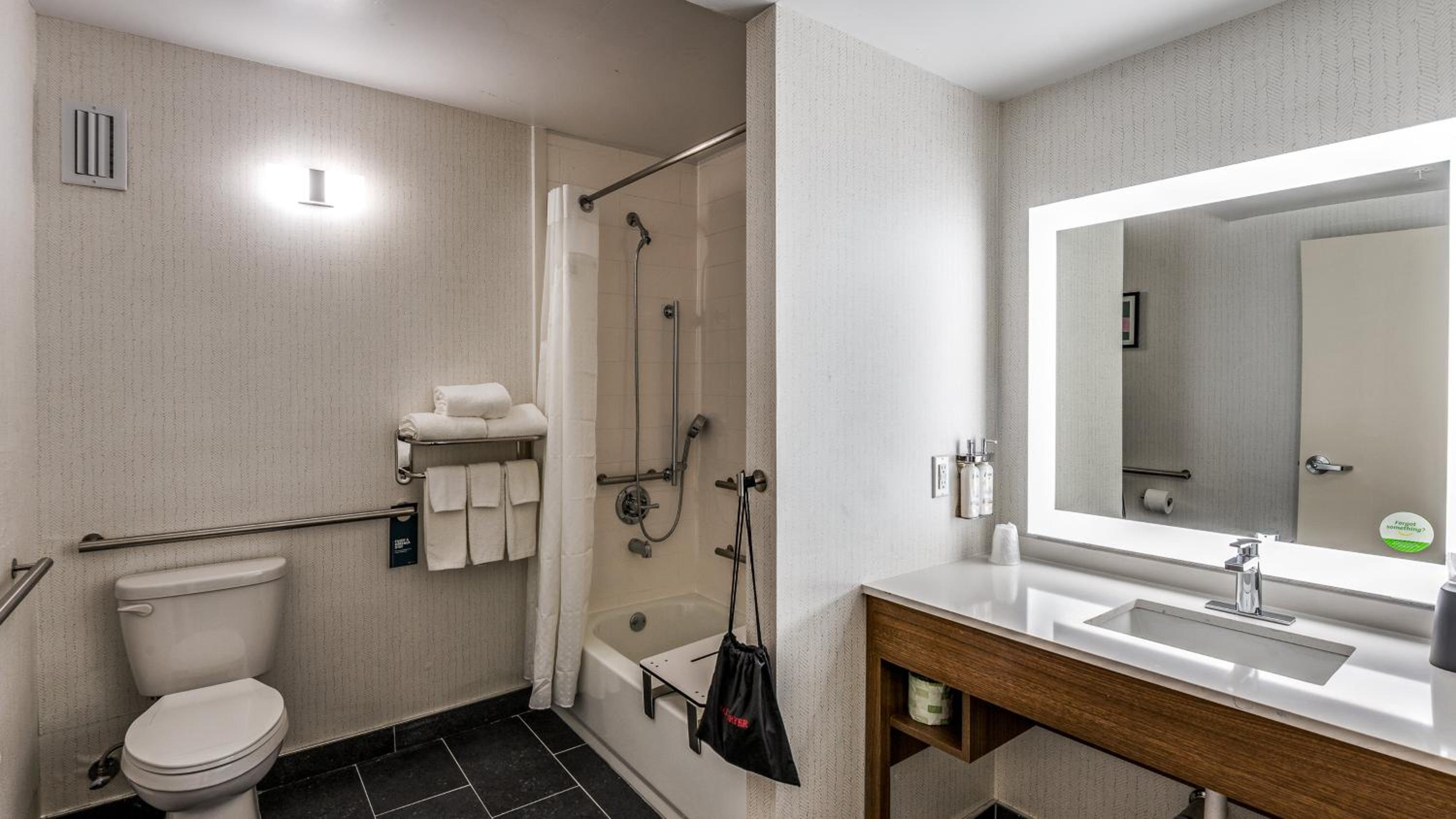 King Room - Mobility Access/Hearing Accessible photo 2