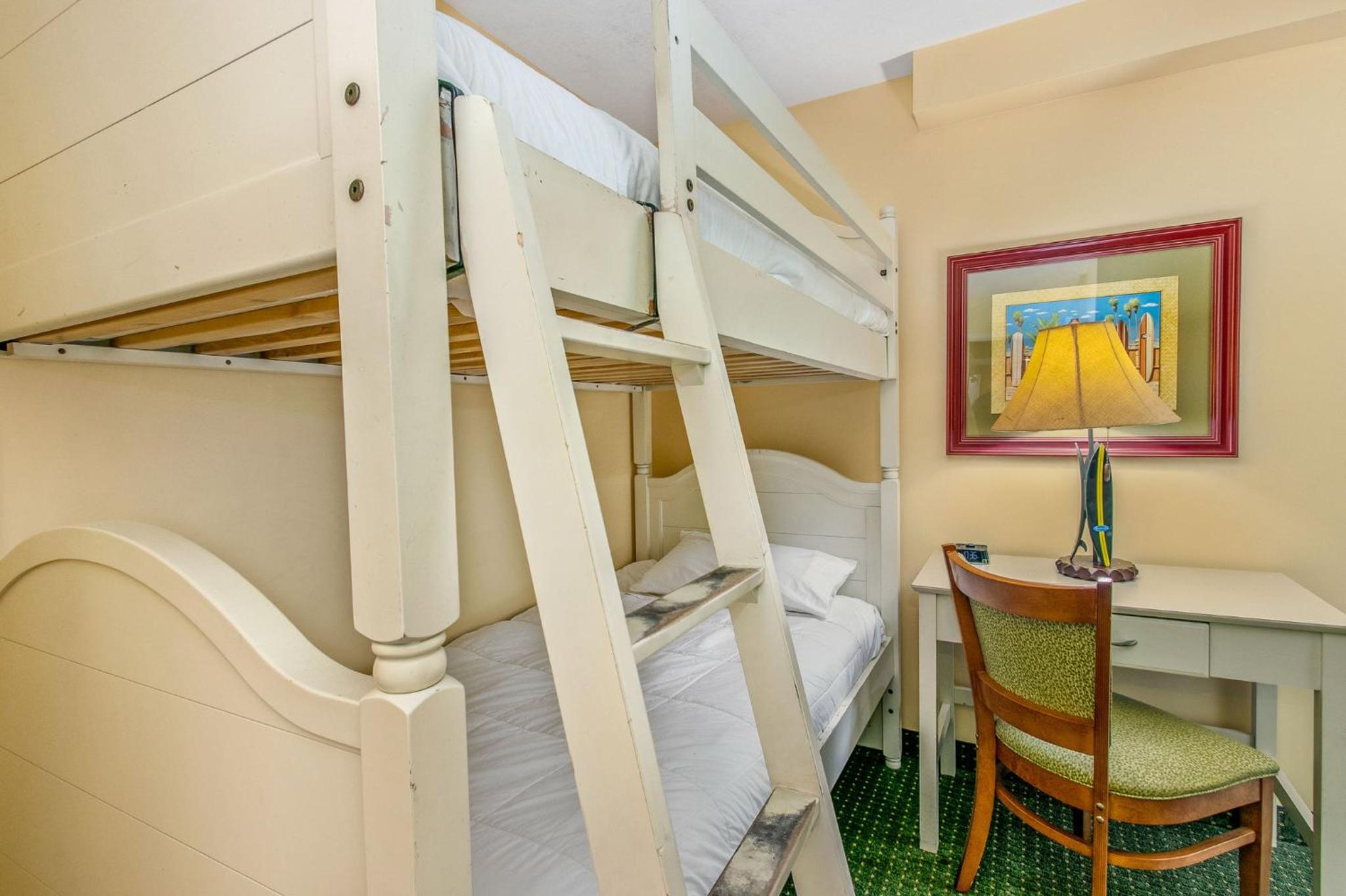 One-Bedroom Suite with Balcony - Photo 4