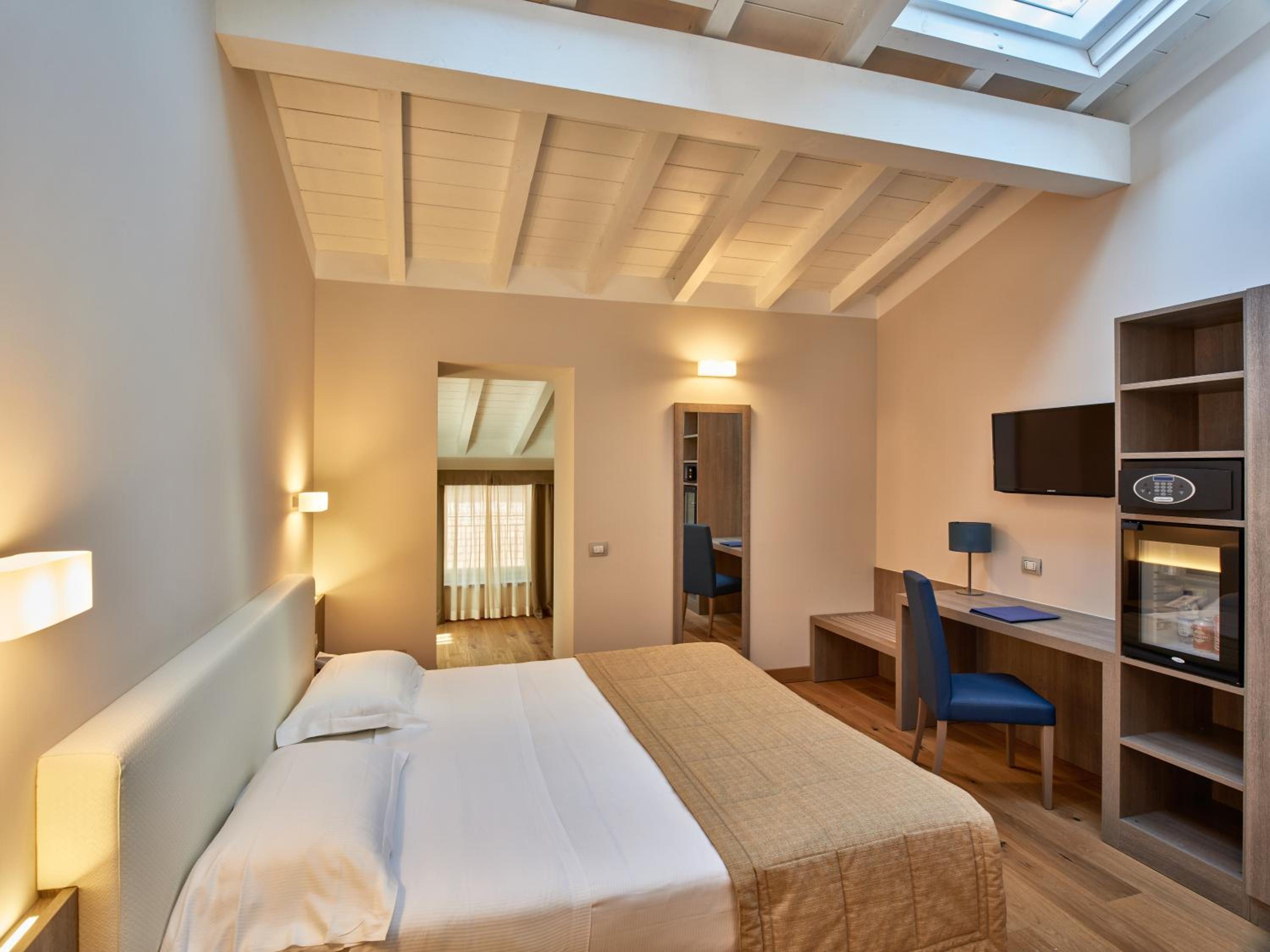 Deluxe Quadruple Room - Photo 3