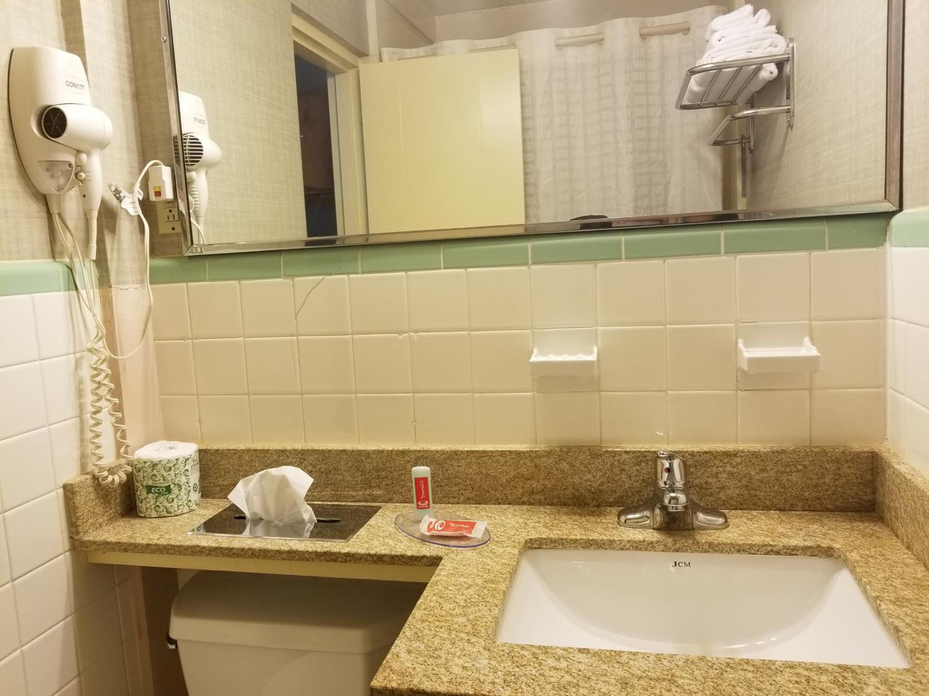 Queen Room - Photo 11