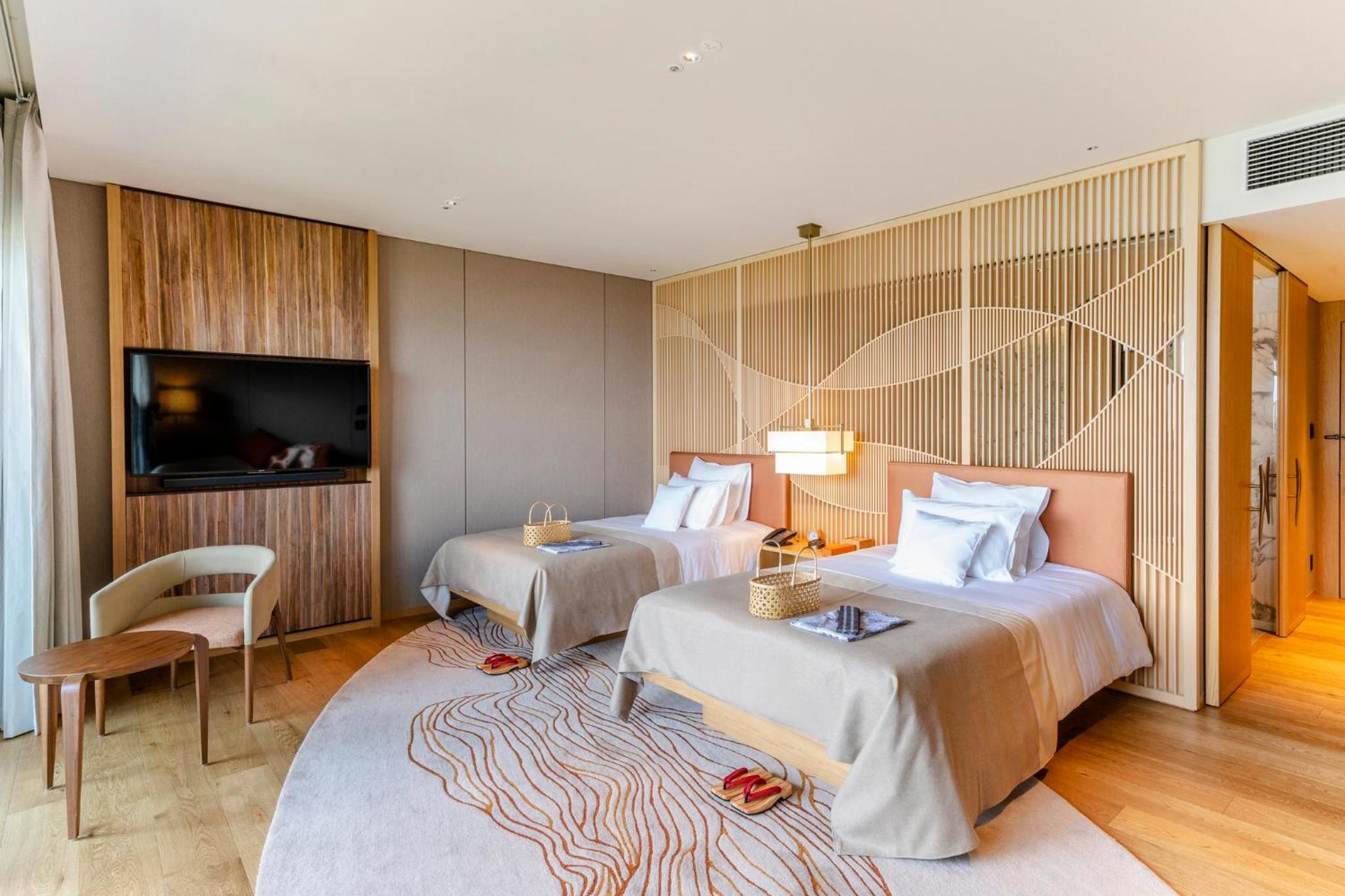 Classic Double Room with Two Double Beds - Photo 4
