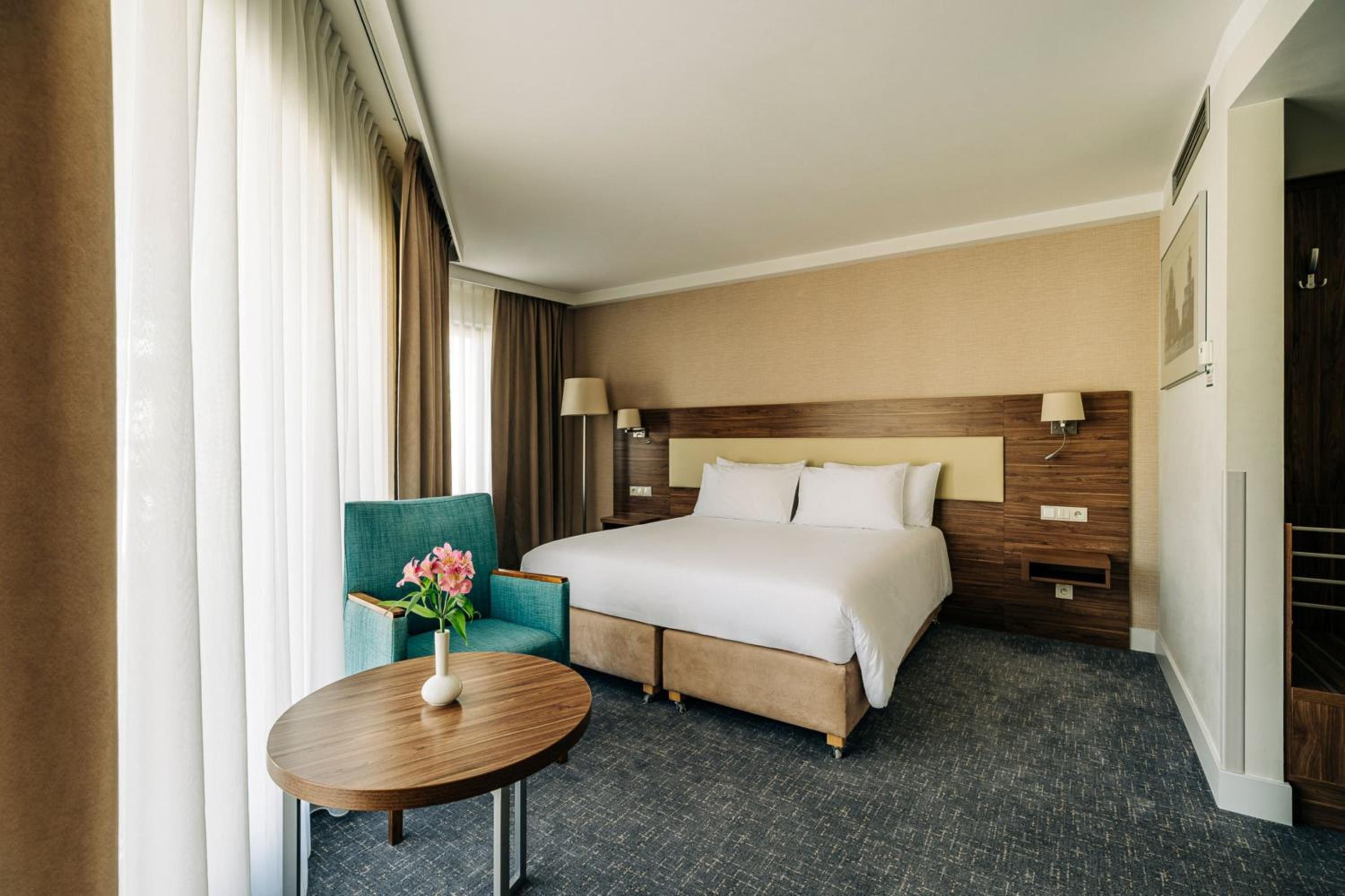 Standard Double Room - Photo 7