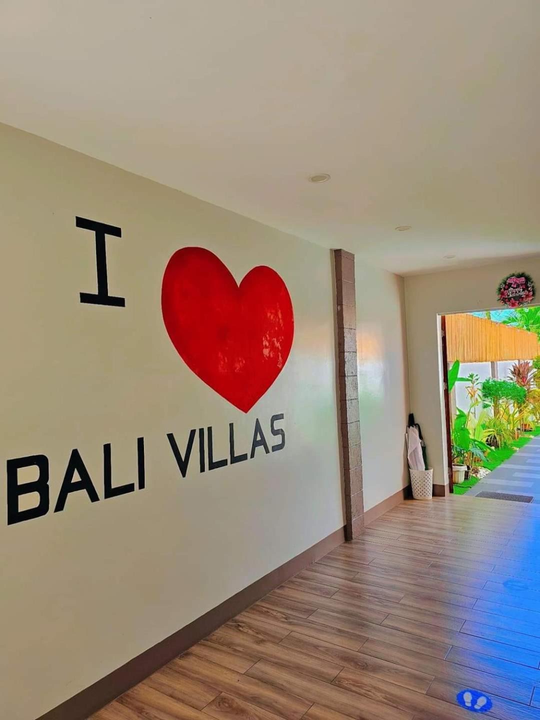 Villa with Private Pool - Photo 18