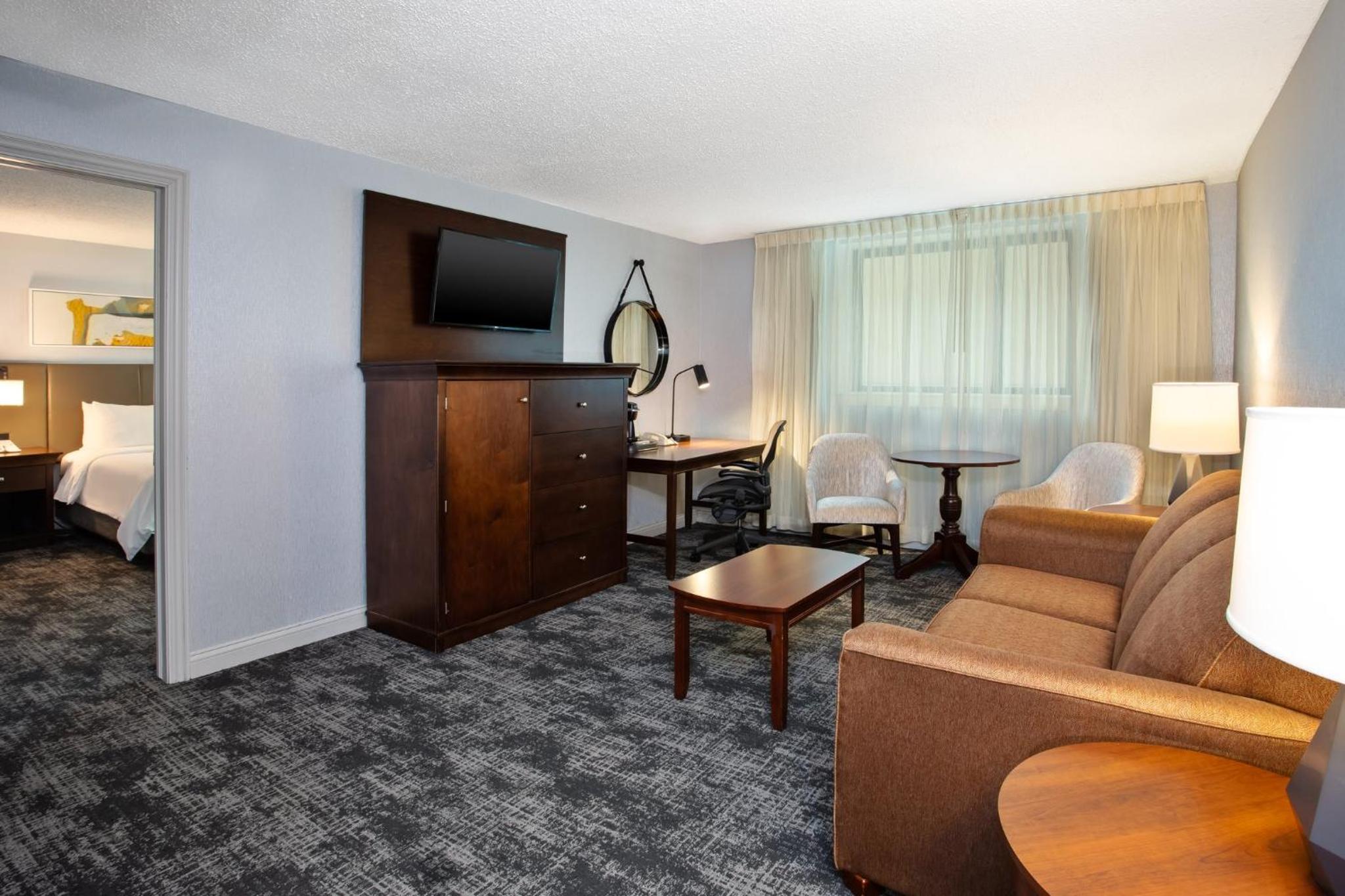 One-Bedroom King Suite