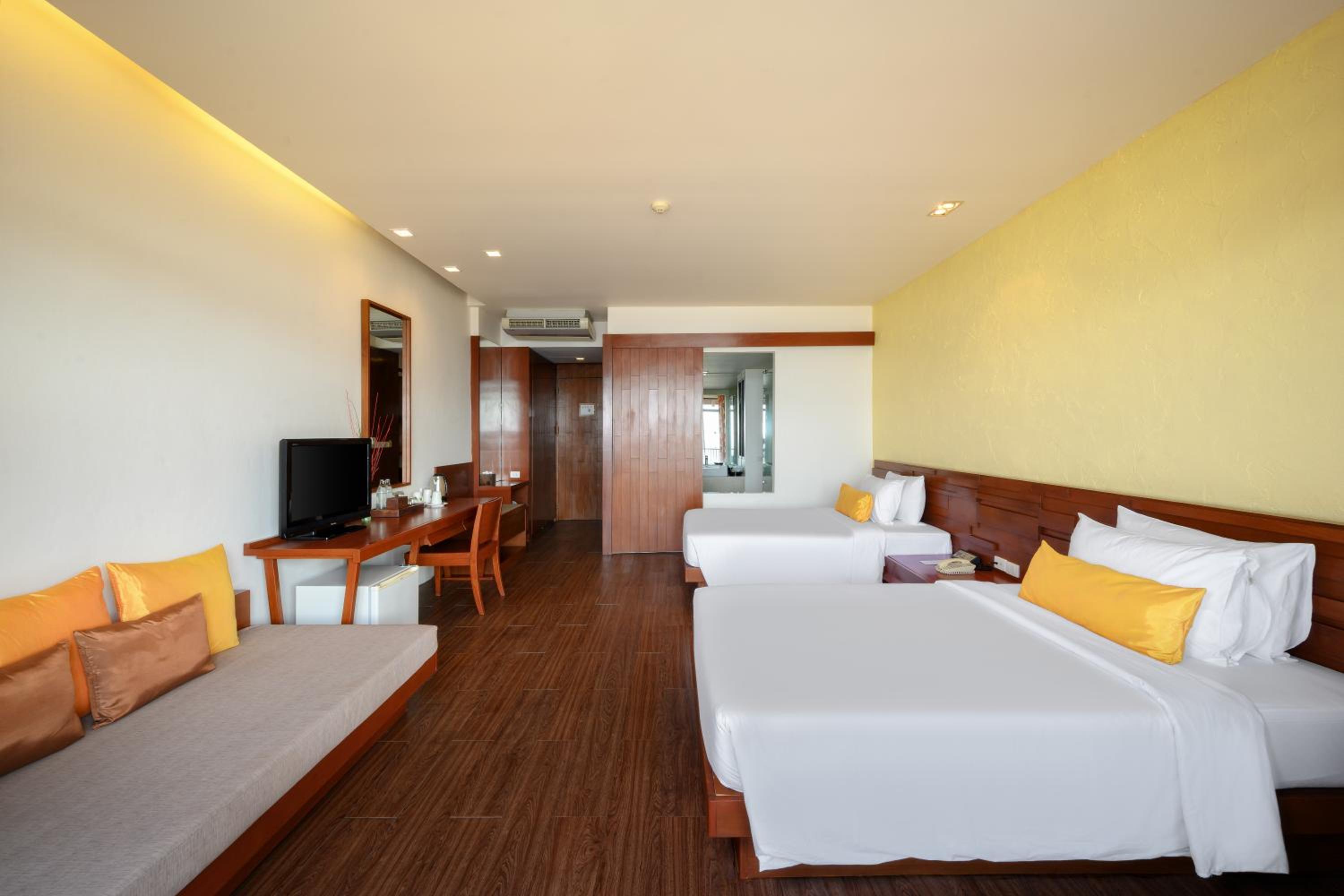 Two-Bedroom Suite - Photo 3
