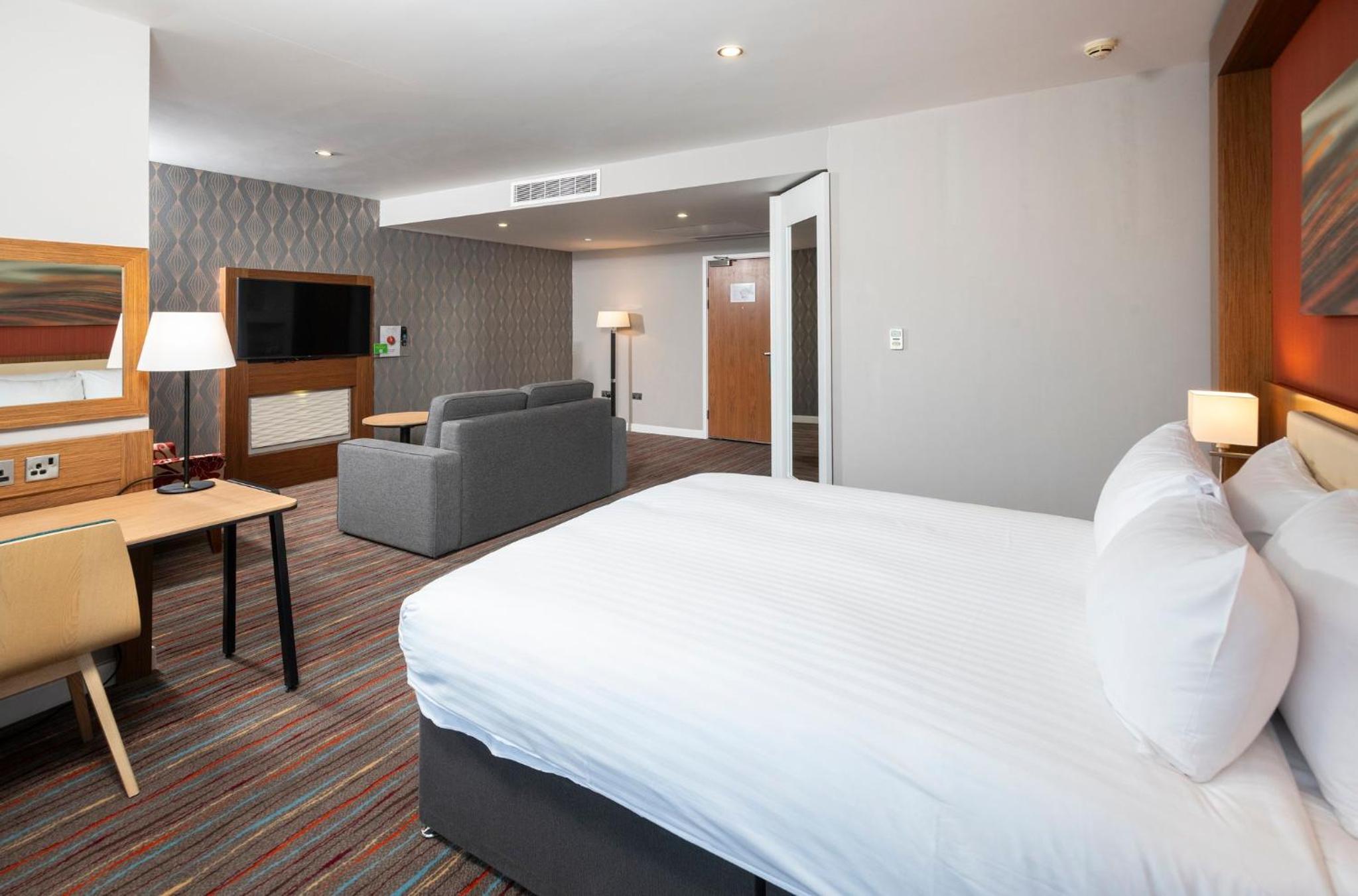 Superior Double Room with Sofa Bed - Photo 7