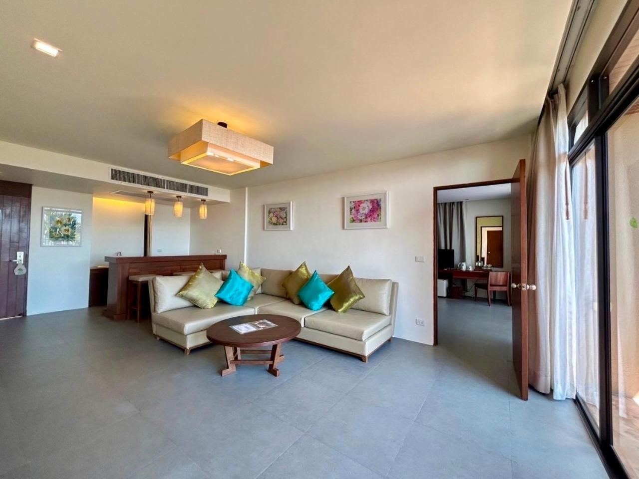 Two-Bedroom Suite - Photo 10