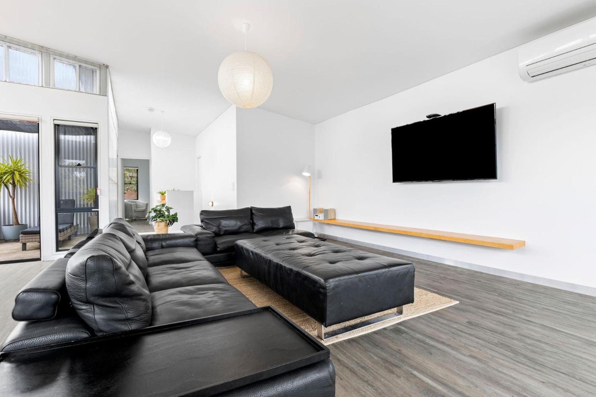 Three-Bedroom House photo 1