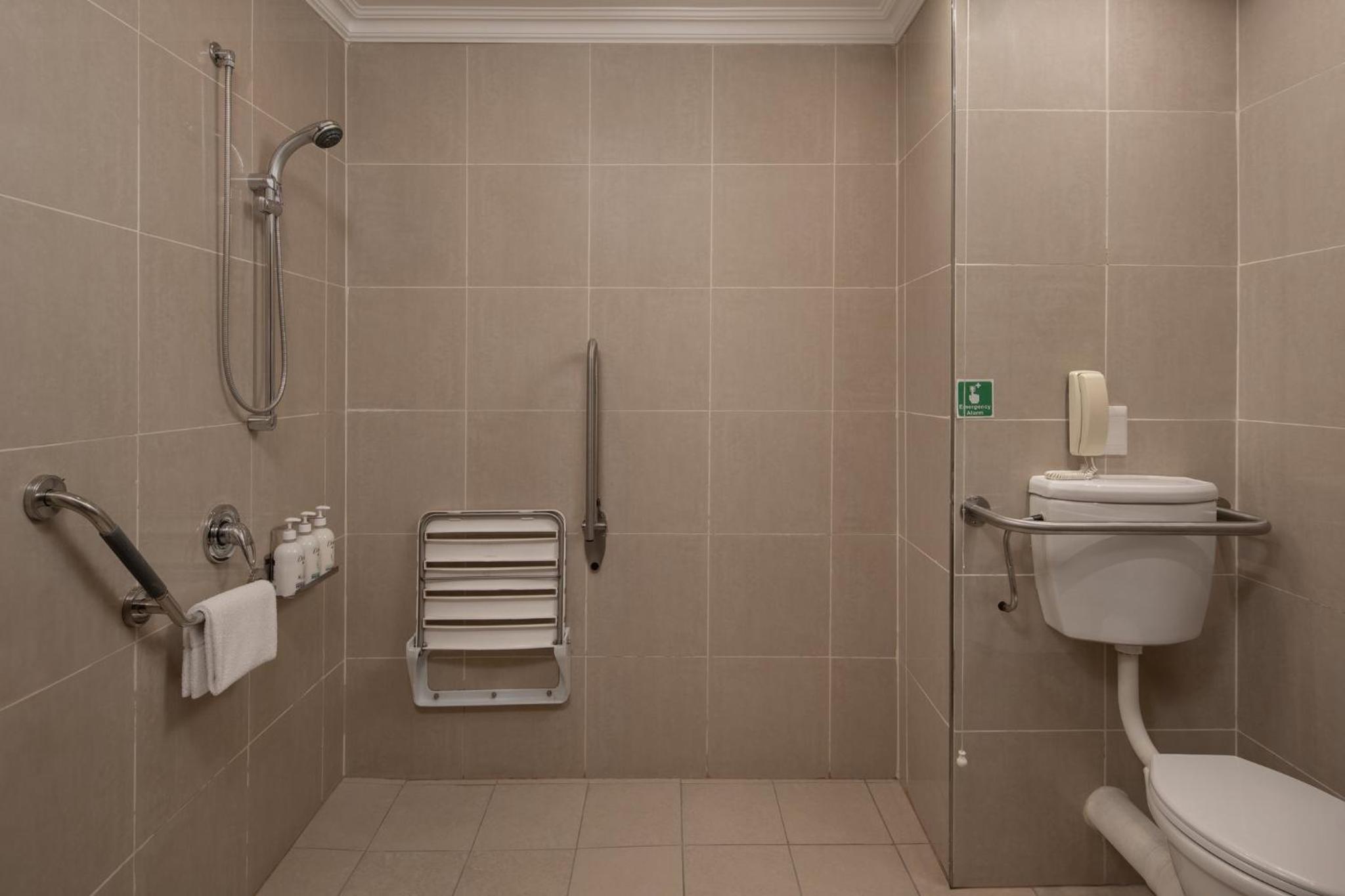 Premium King Room - Disability Access photo 3