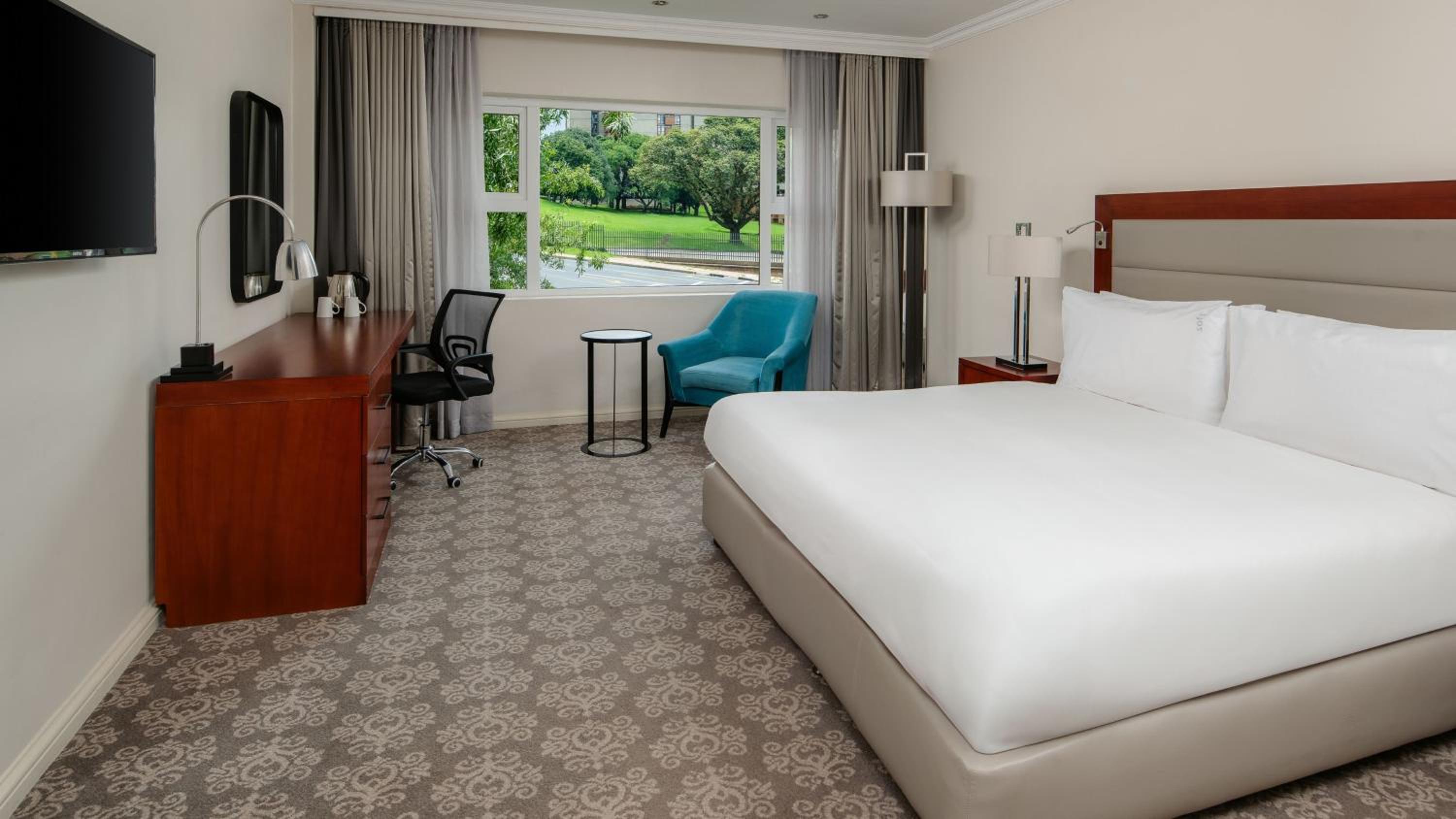 Standard King Room photo 2