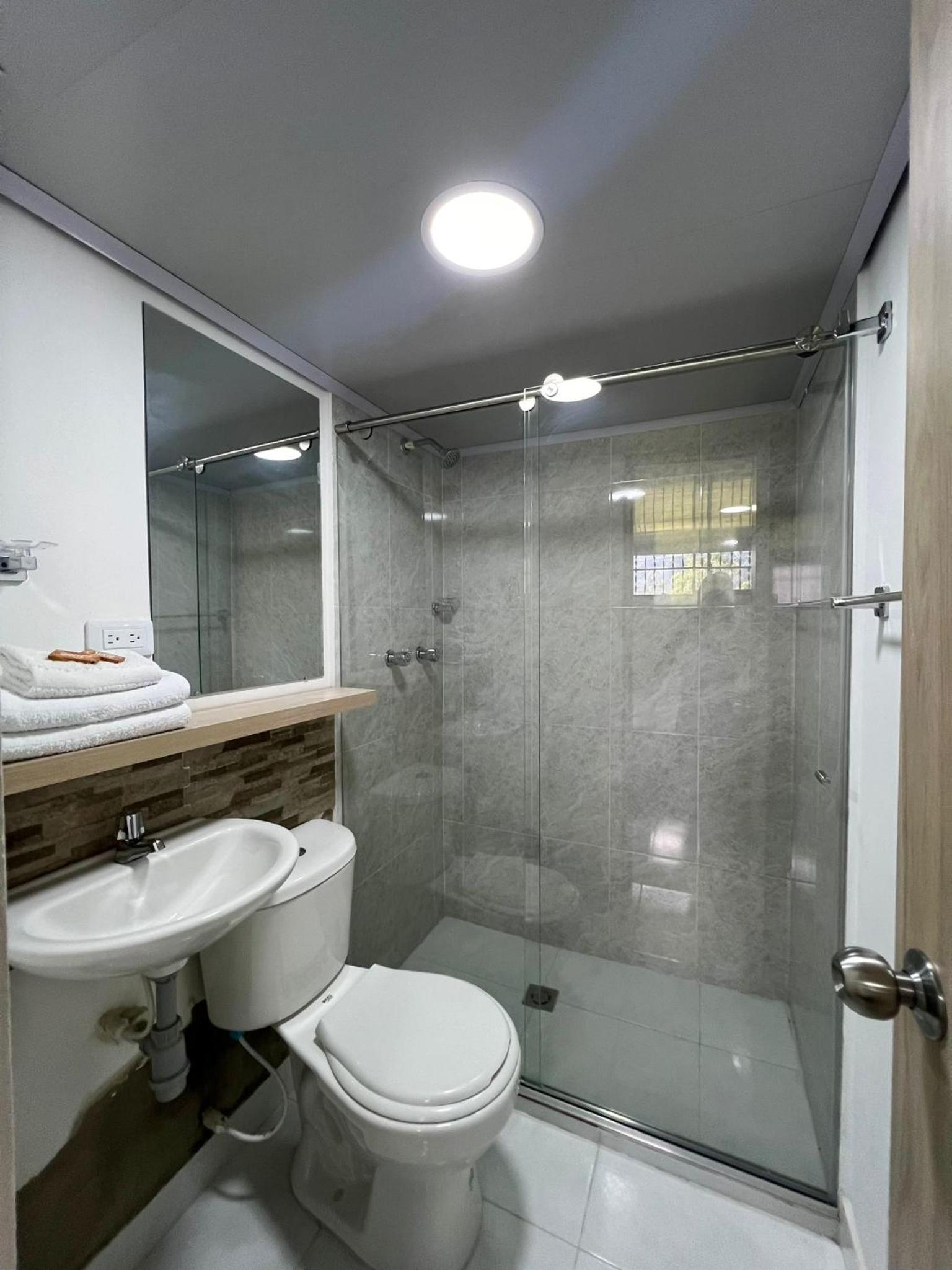 Double Room with Private Bathroom photo 3