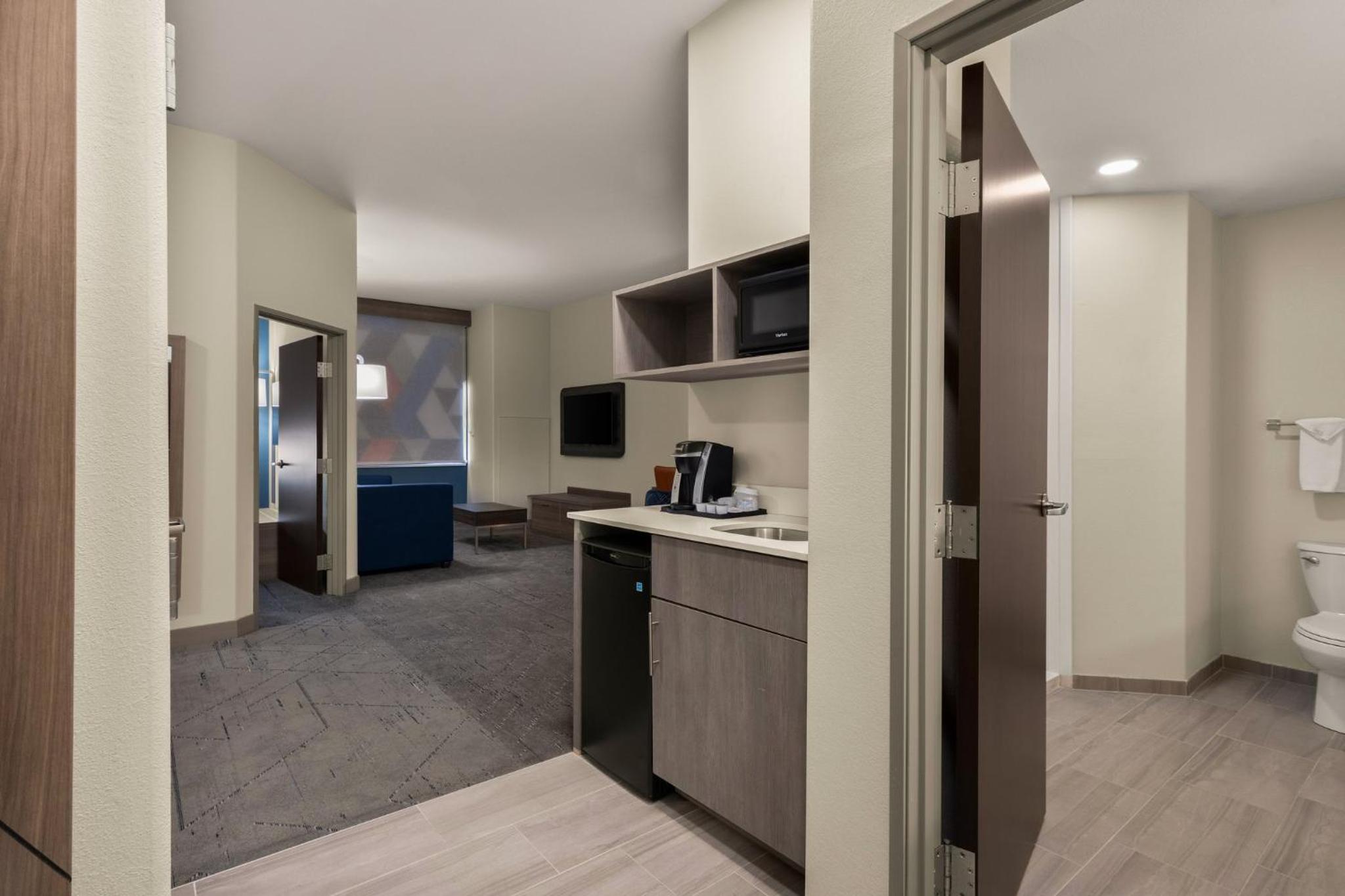 King Suite with Sofa Bed - Photo 3