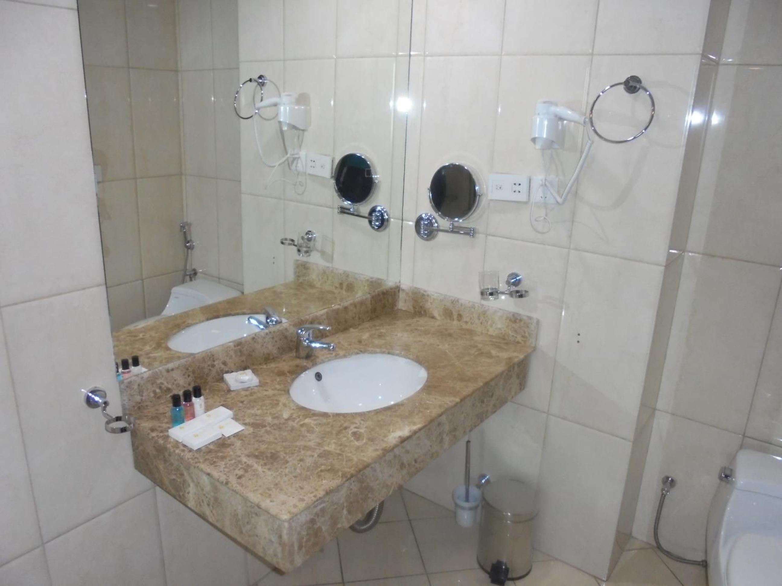 Deluxe Junior Suite photo 1
