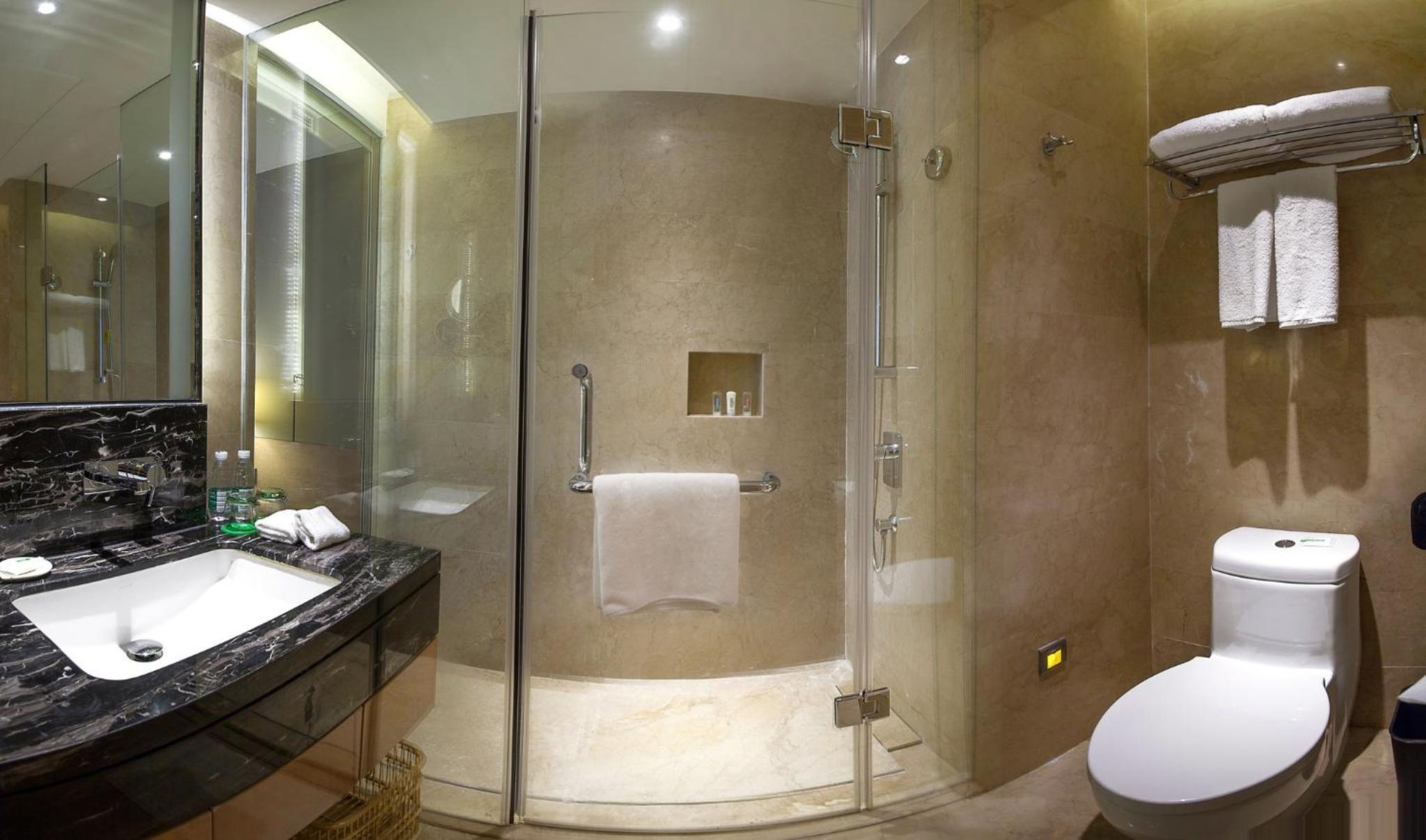 Standard King Room - High Floor - Photo 4
