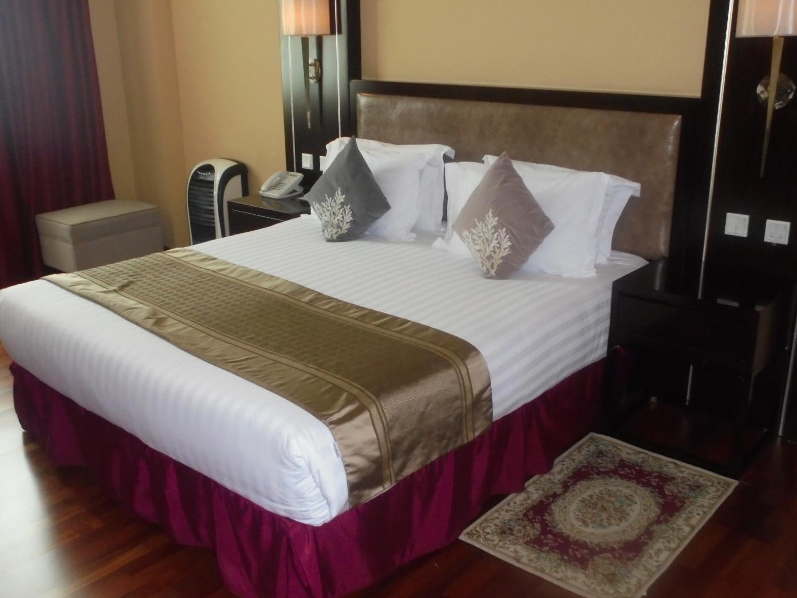 Standard King Room photo 2