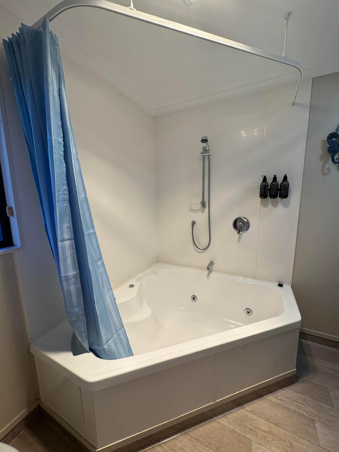 Executive Studio with Spa Bath  - Photo 7