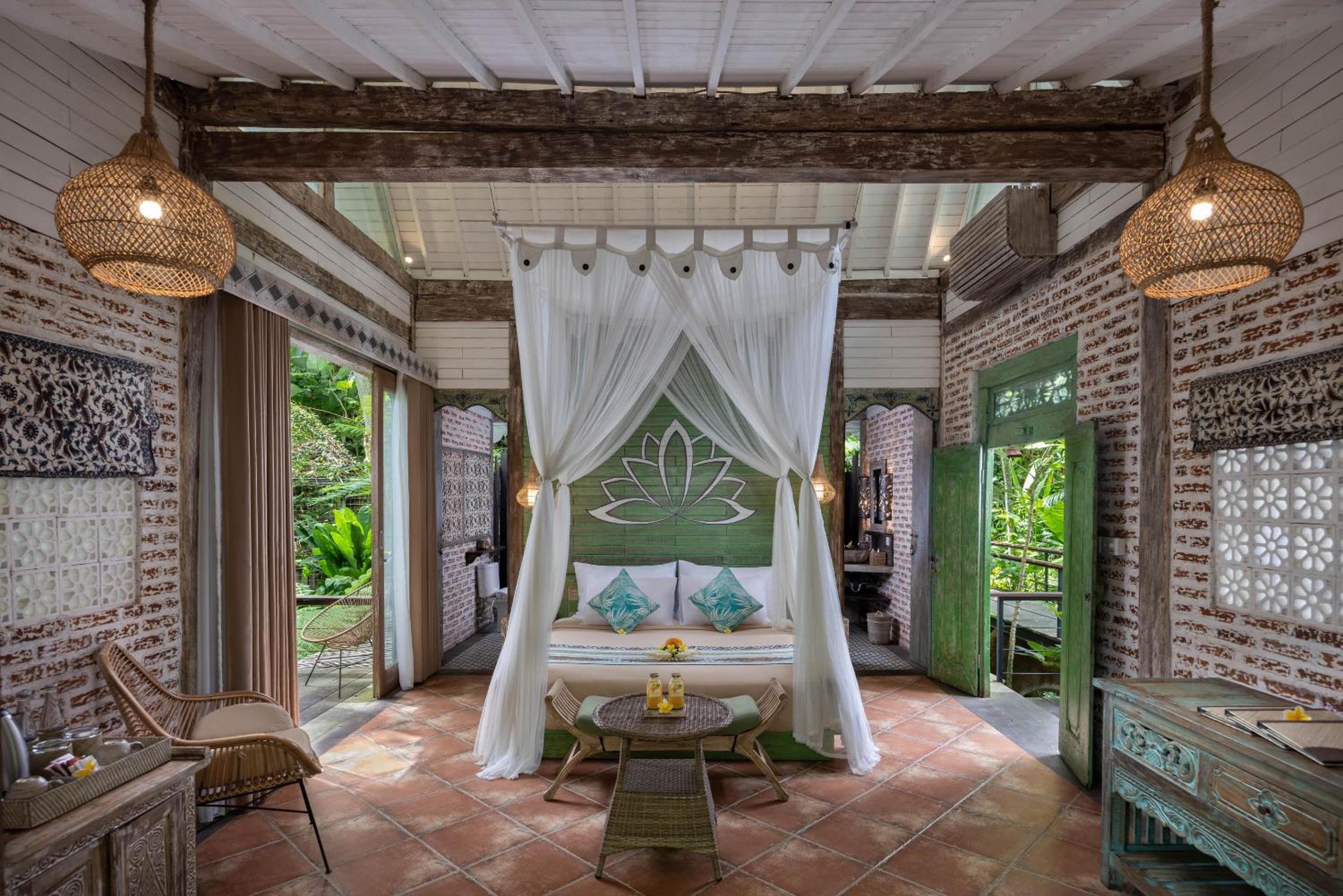 River Suite with Welcome Massage - Photo 2