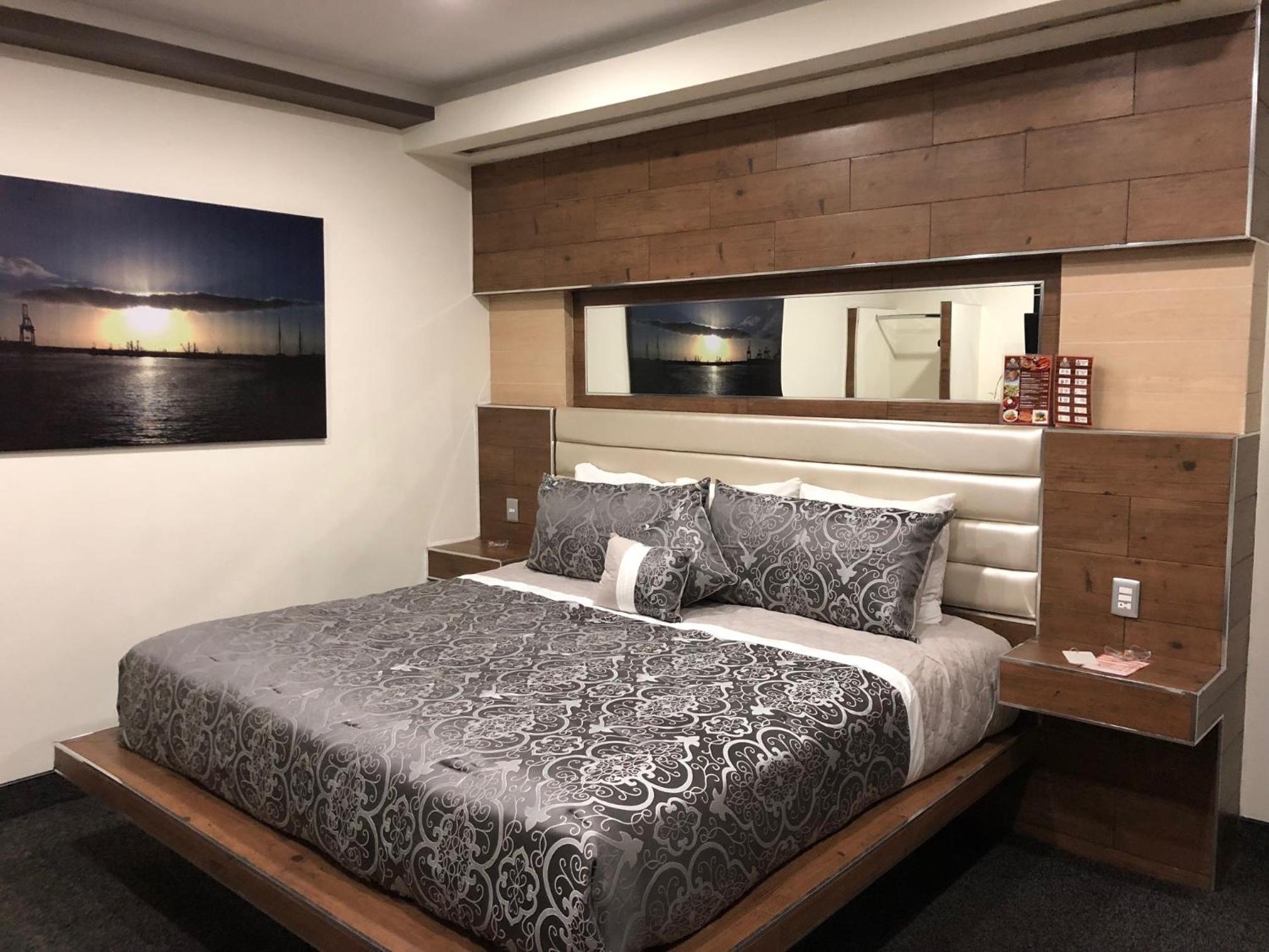 Standard Queen Room photo 1
