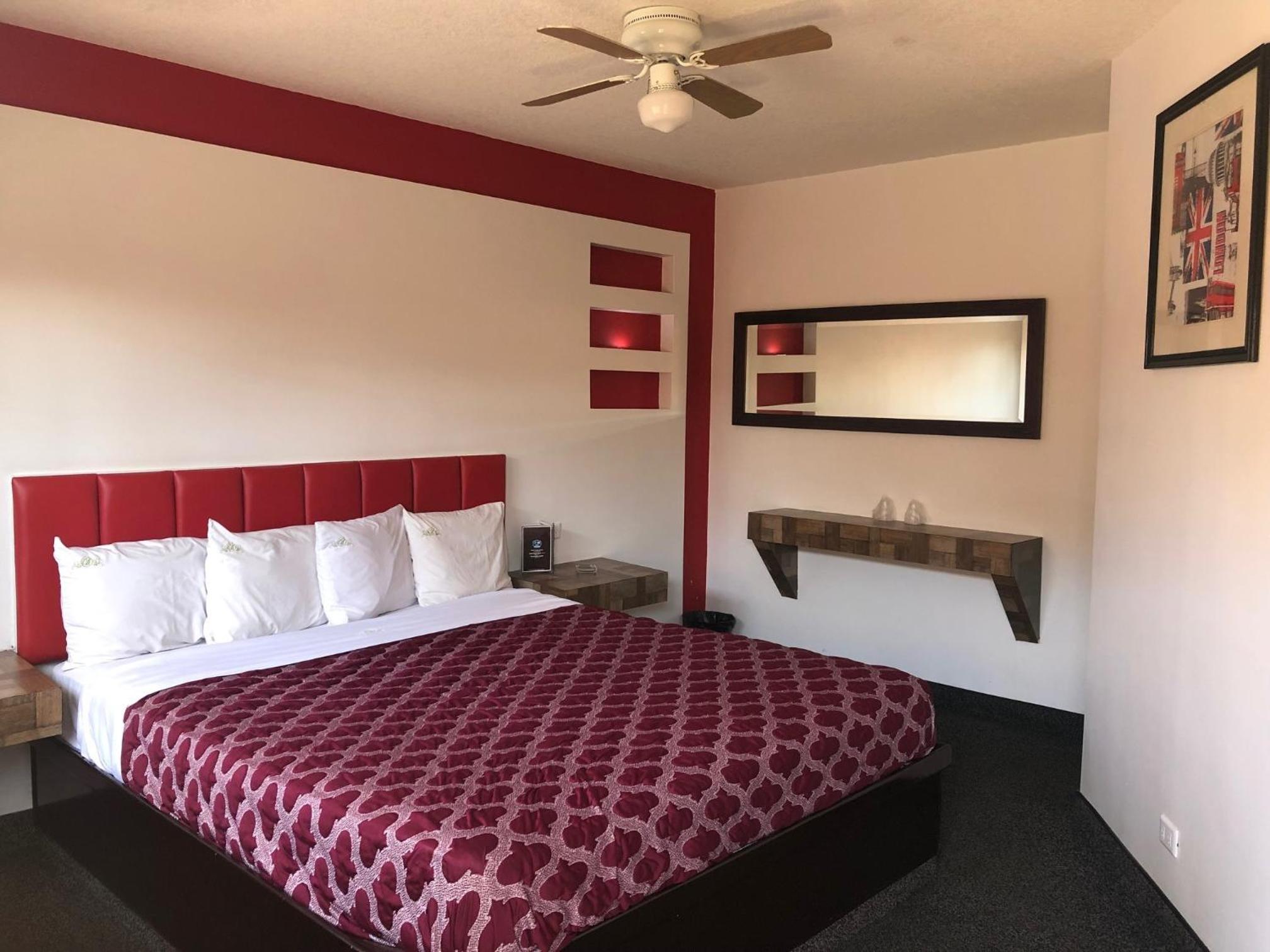Standard Queen Room photo 2