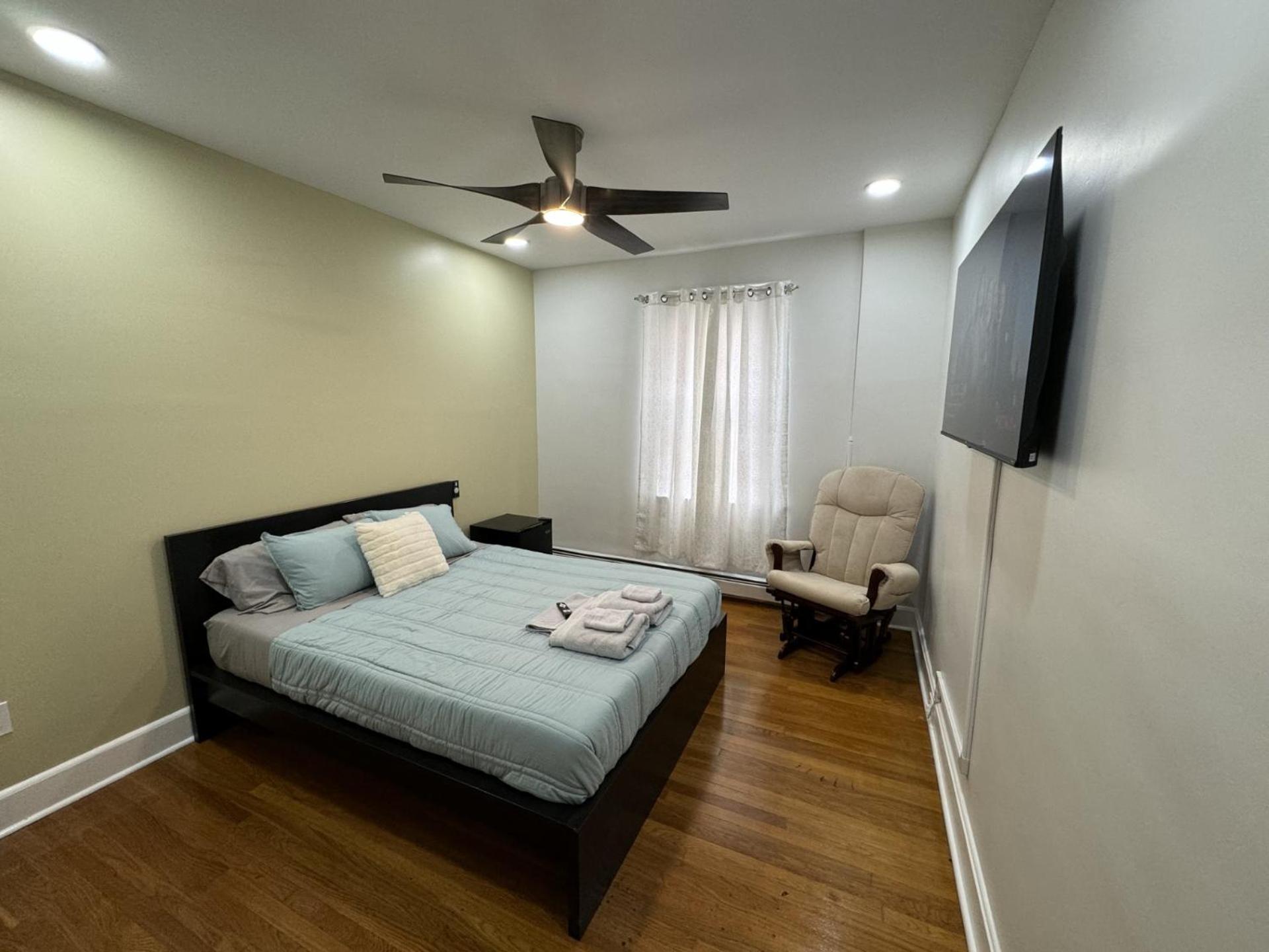 Double Room with Shared Bathroom photo 1