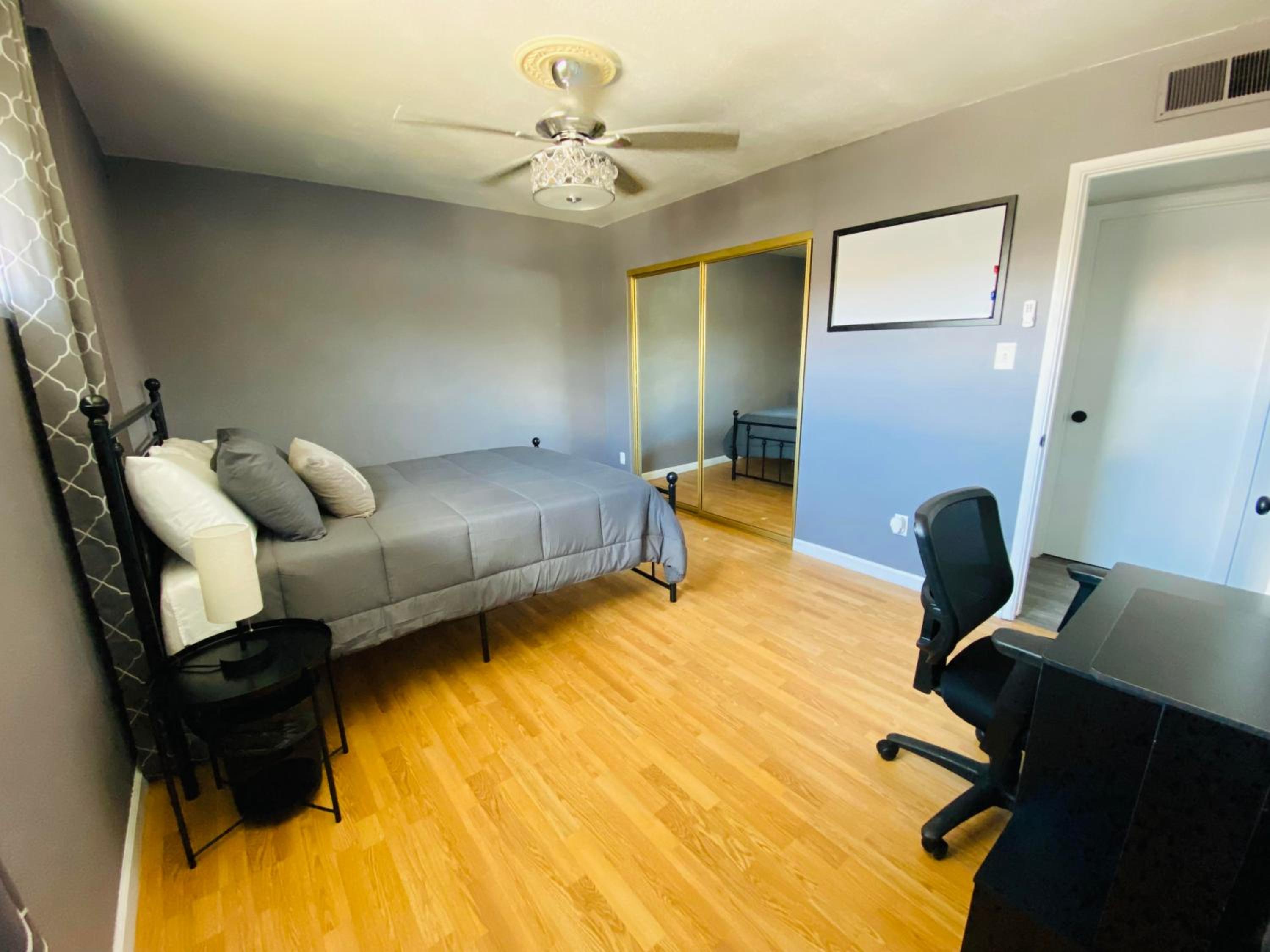 Three-Bedroom Apartment photo 1