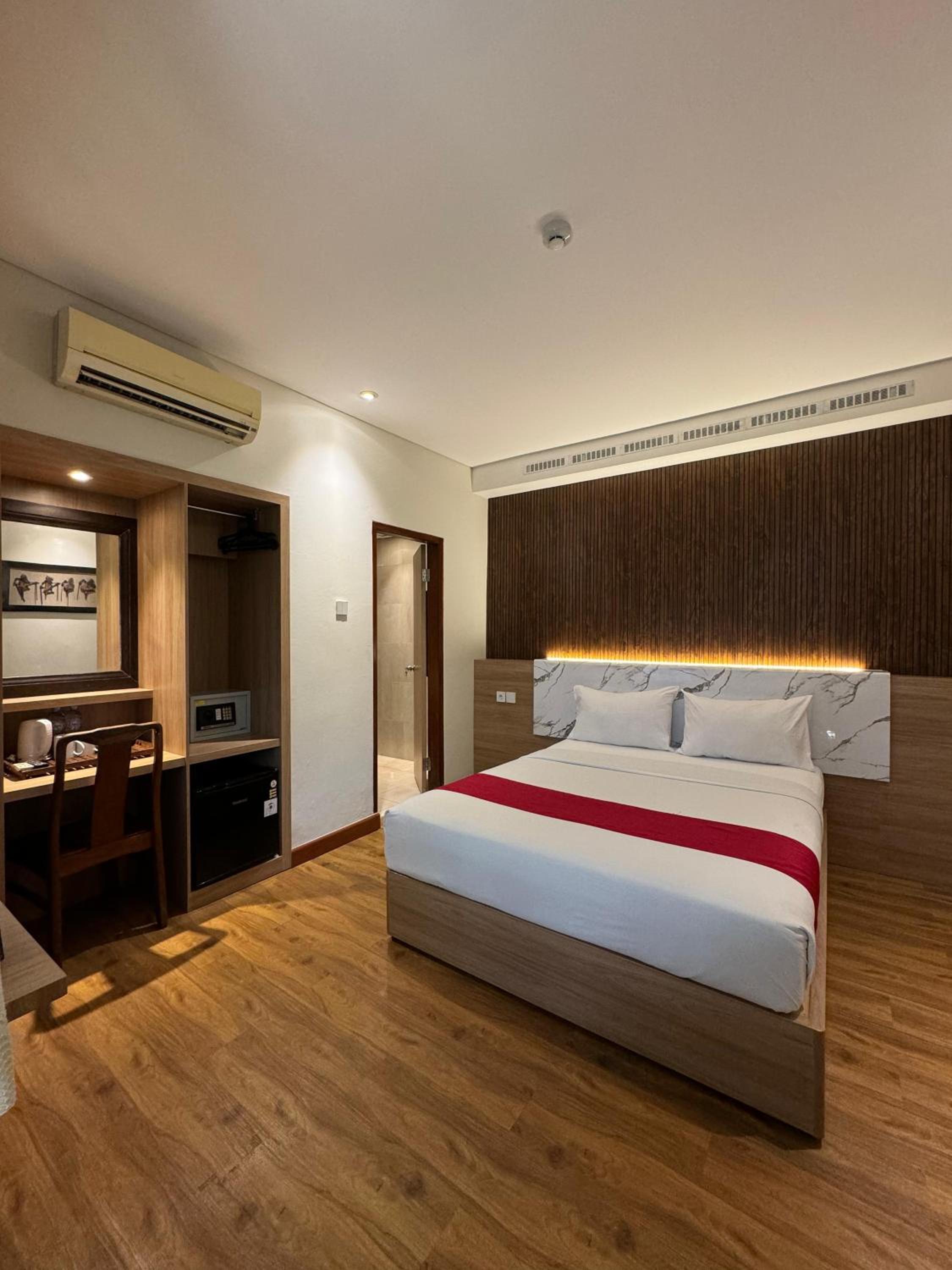 Executive Double Room Only - Photo 8