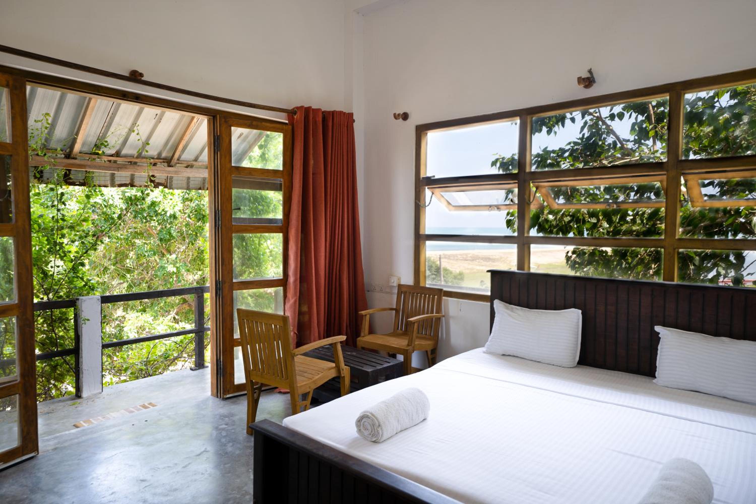 Deluxe Double Room with Balcony and Sea View