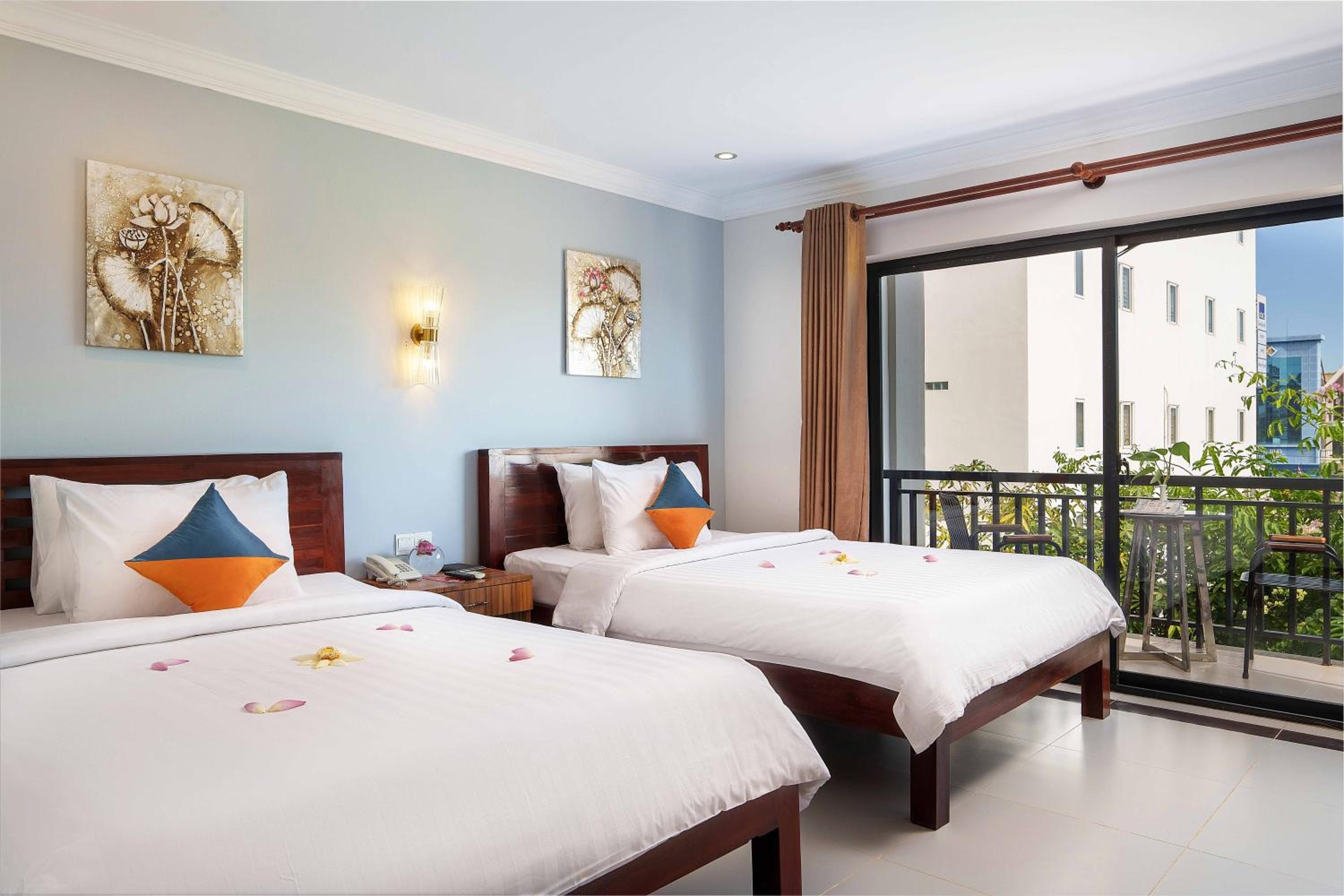 Deluxe Twin Room 4 Adults - Photo 1