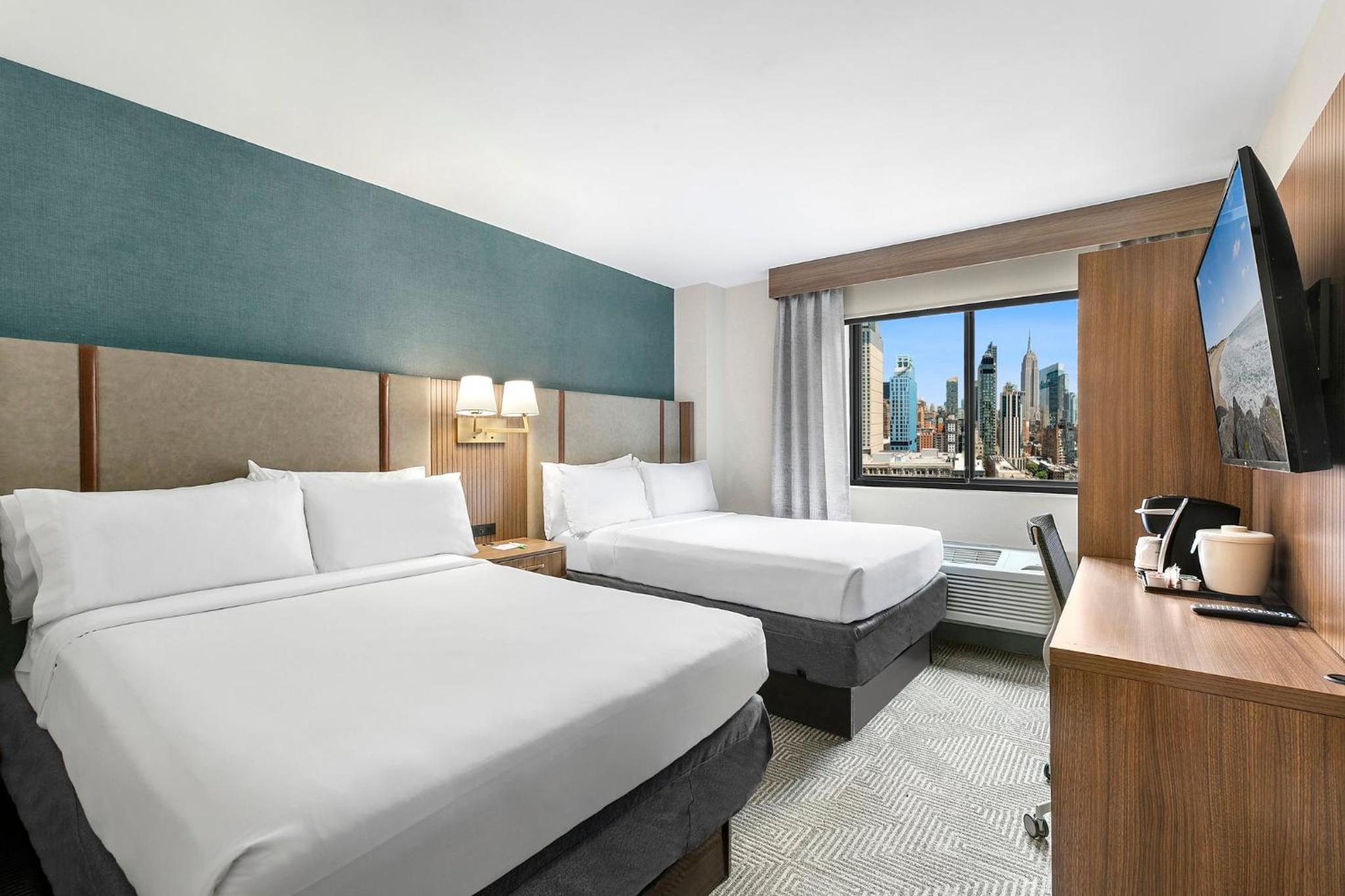 Standard Double Room with Two Double Beds and City View photo 3