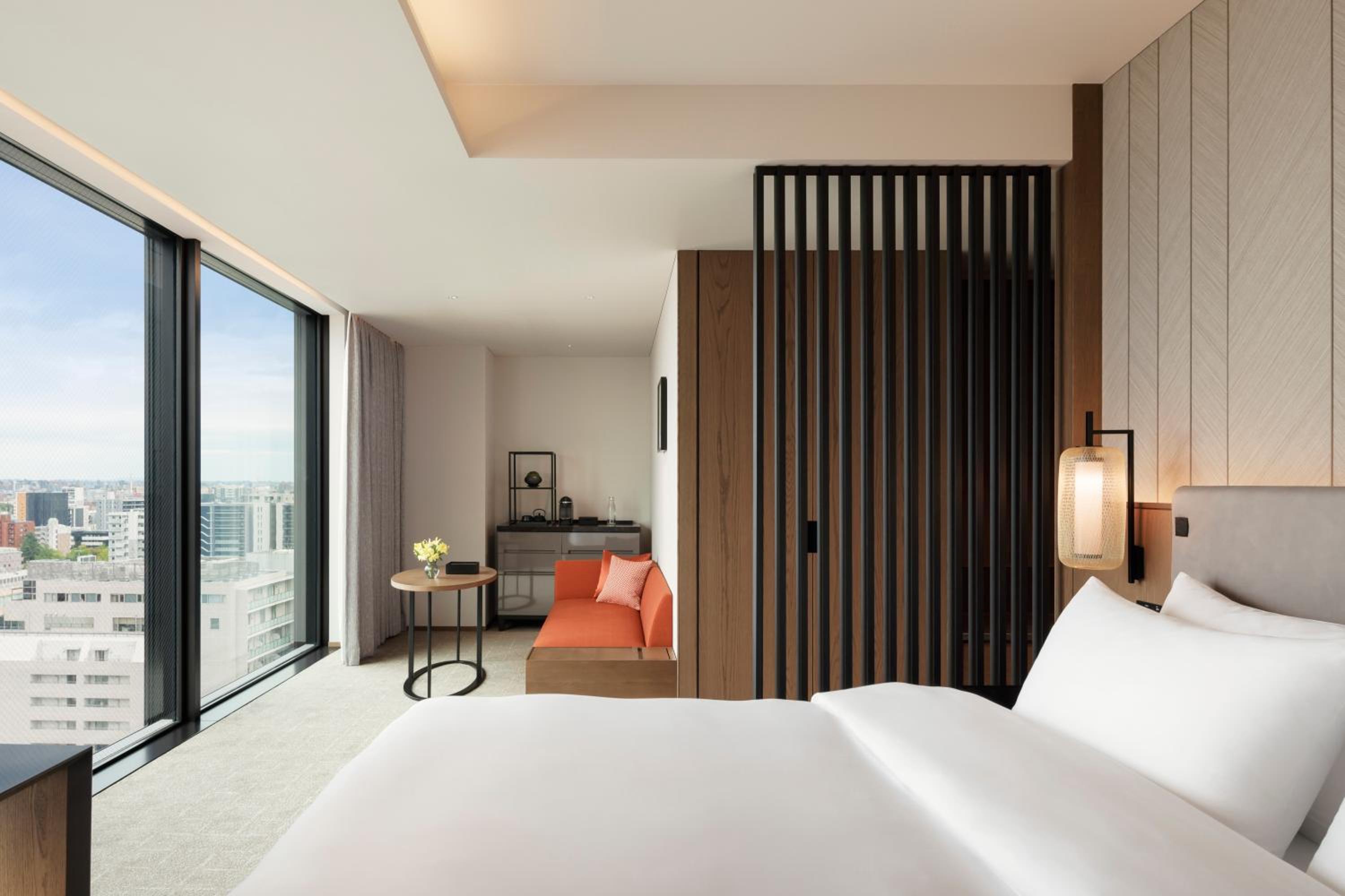 Euphoria Premier King Room City View with Butler Box