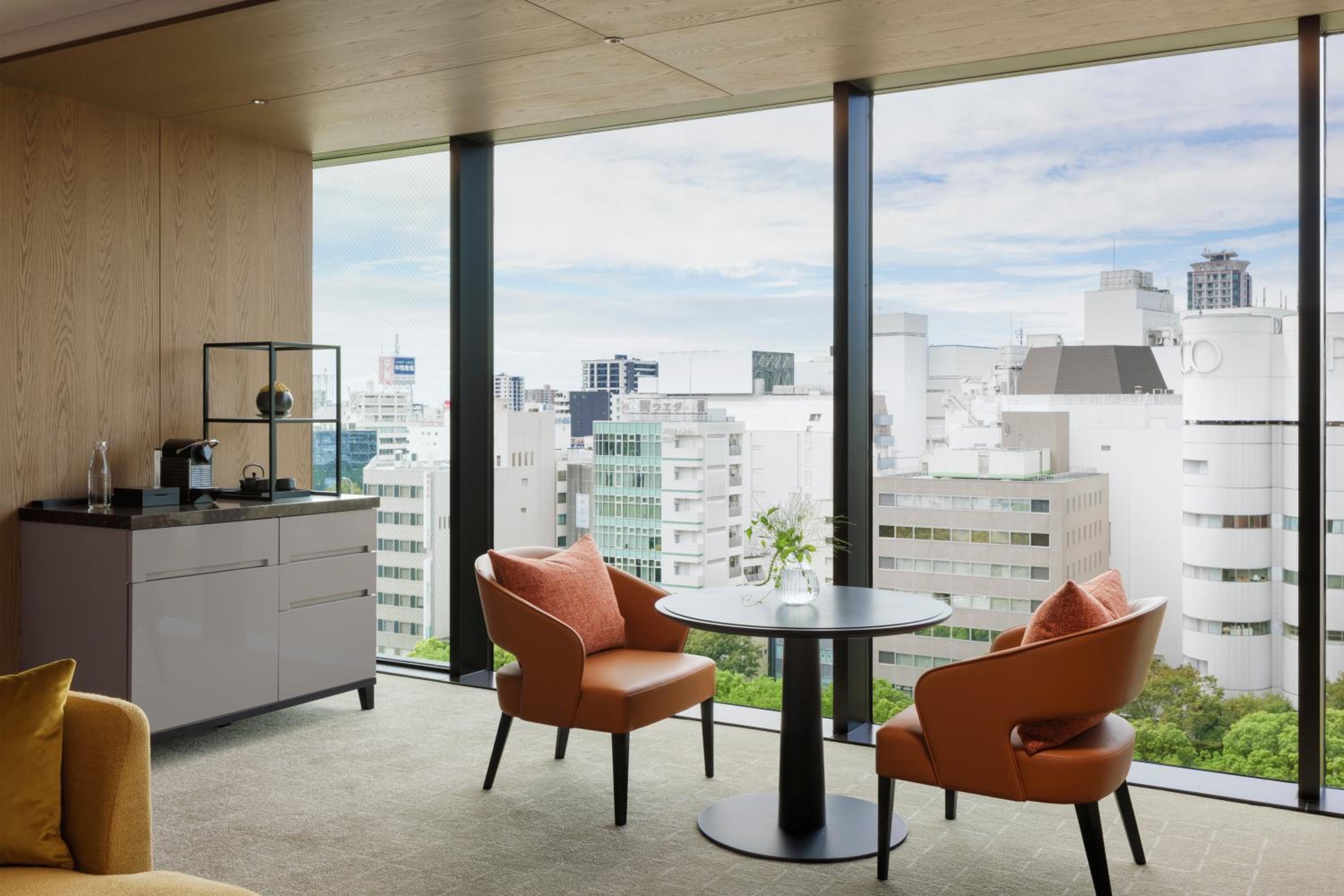 Euphoria Premier Corner Twin Room with Park View - Photo 6