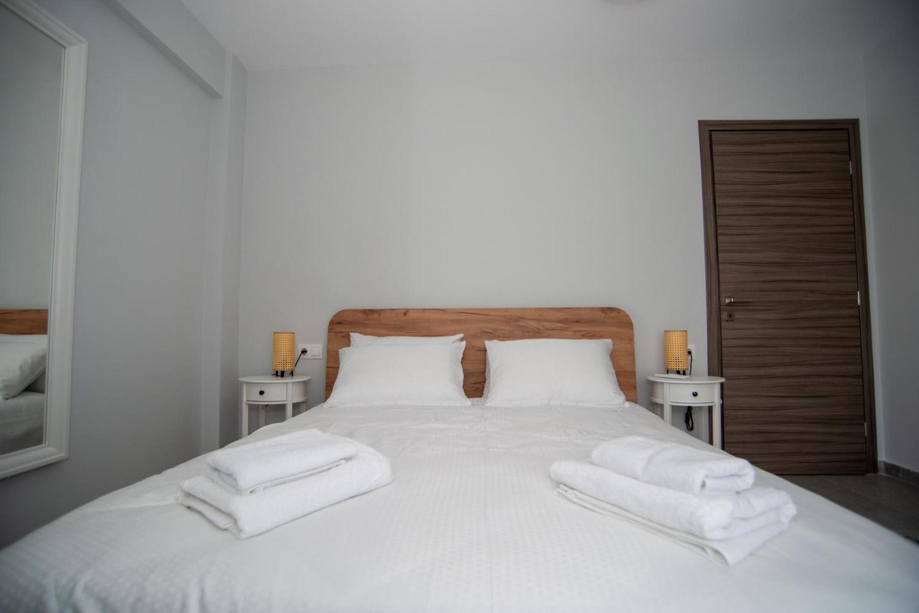 One-Bedroom Apartment photo 2