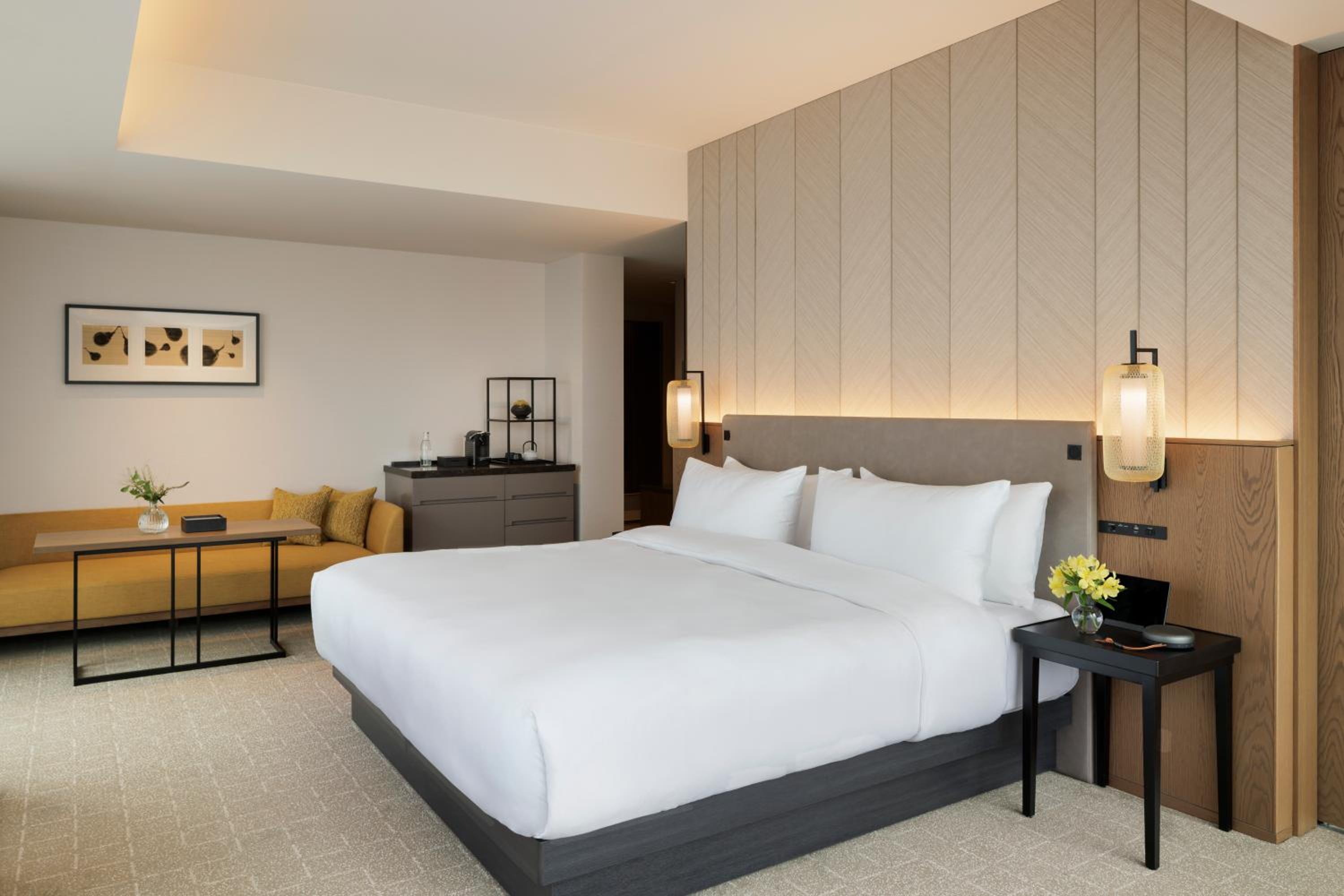 Euphoria Premier Corner King Room with Park View