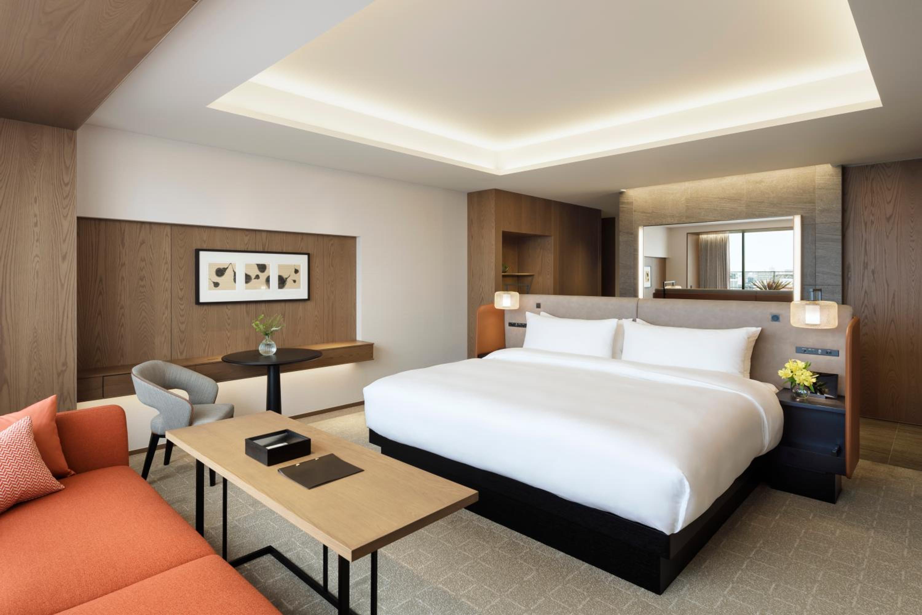 Euphoria Premier King Room with City View - Photo 1