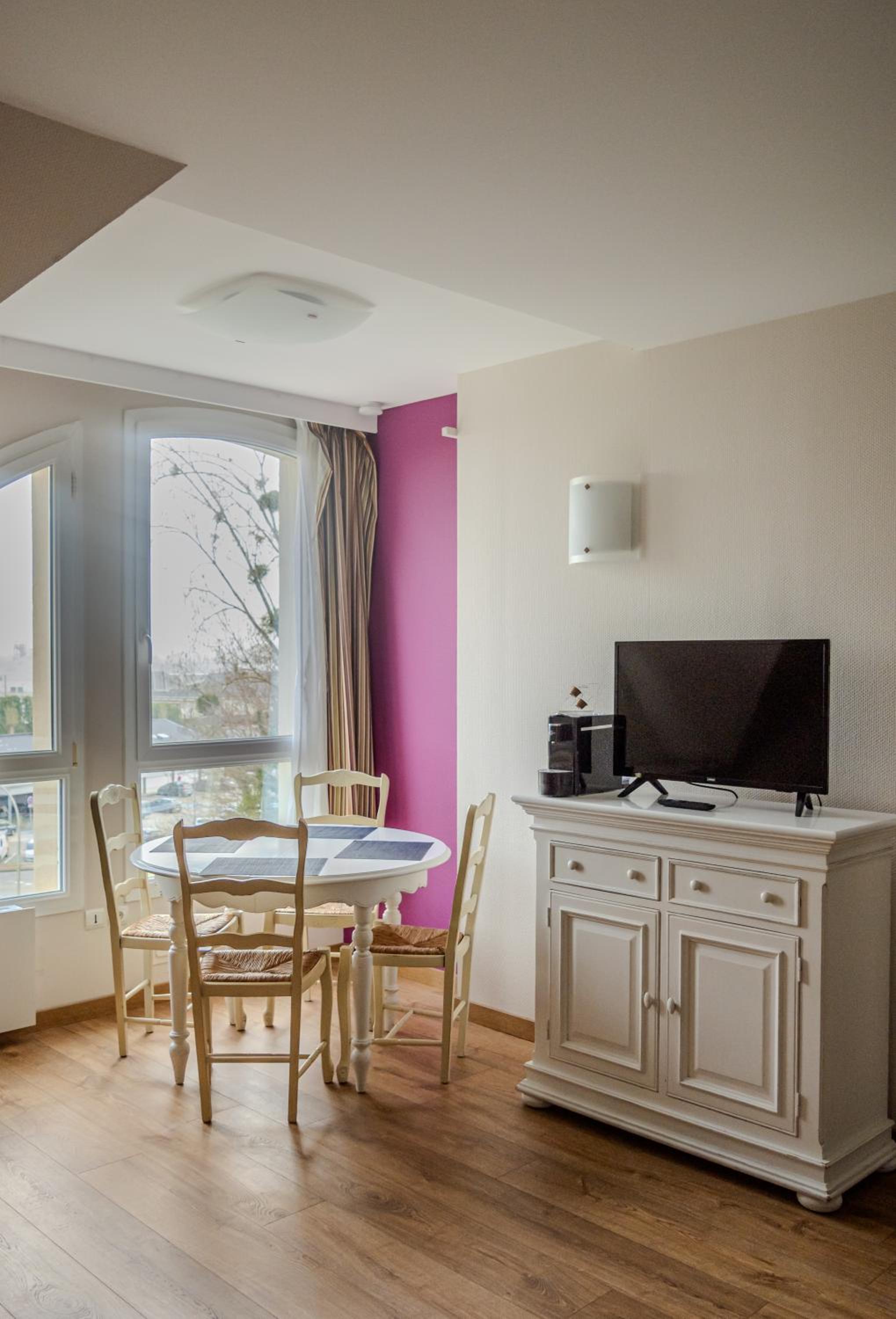 Apartment - Photo 1