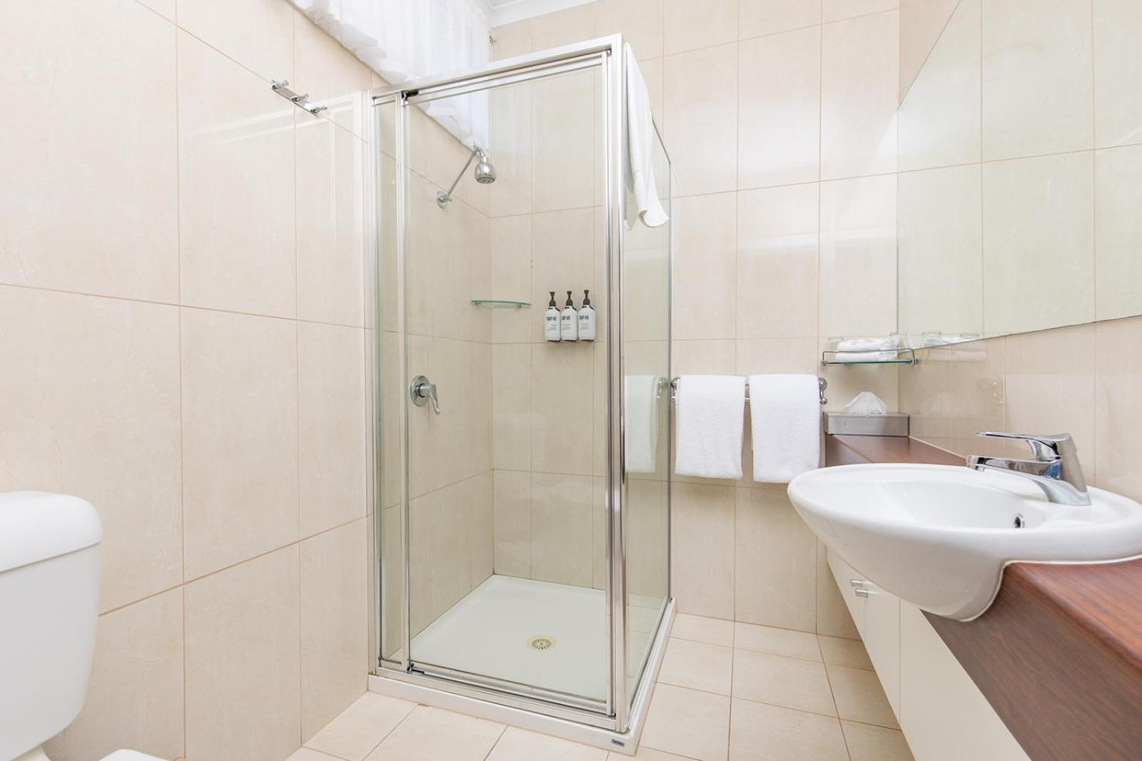 Luxury Suite with Spa Bath - Photo 3