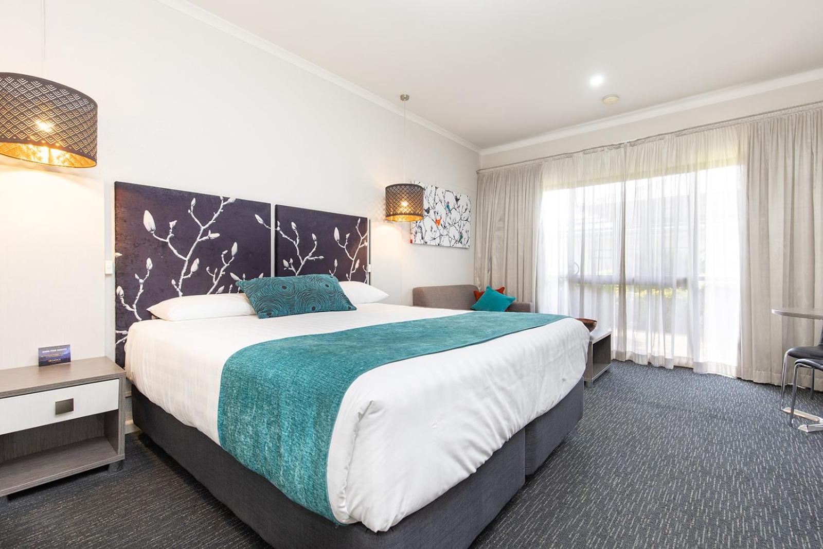 Executive King Room - Photo 12