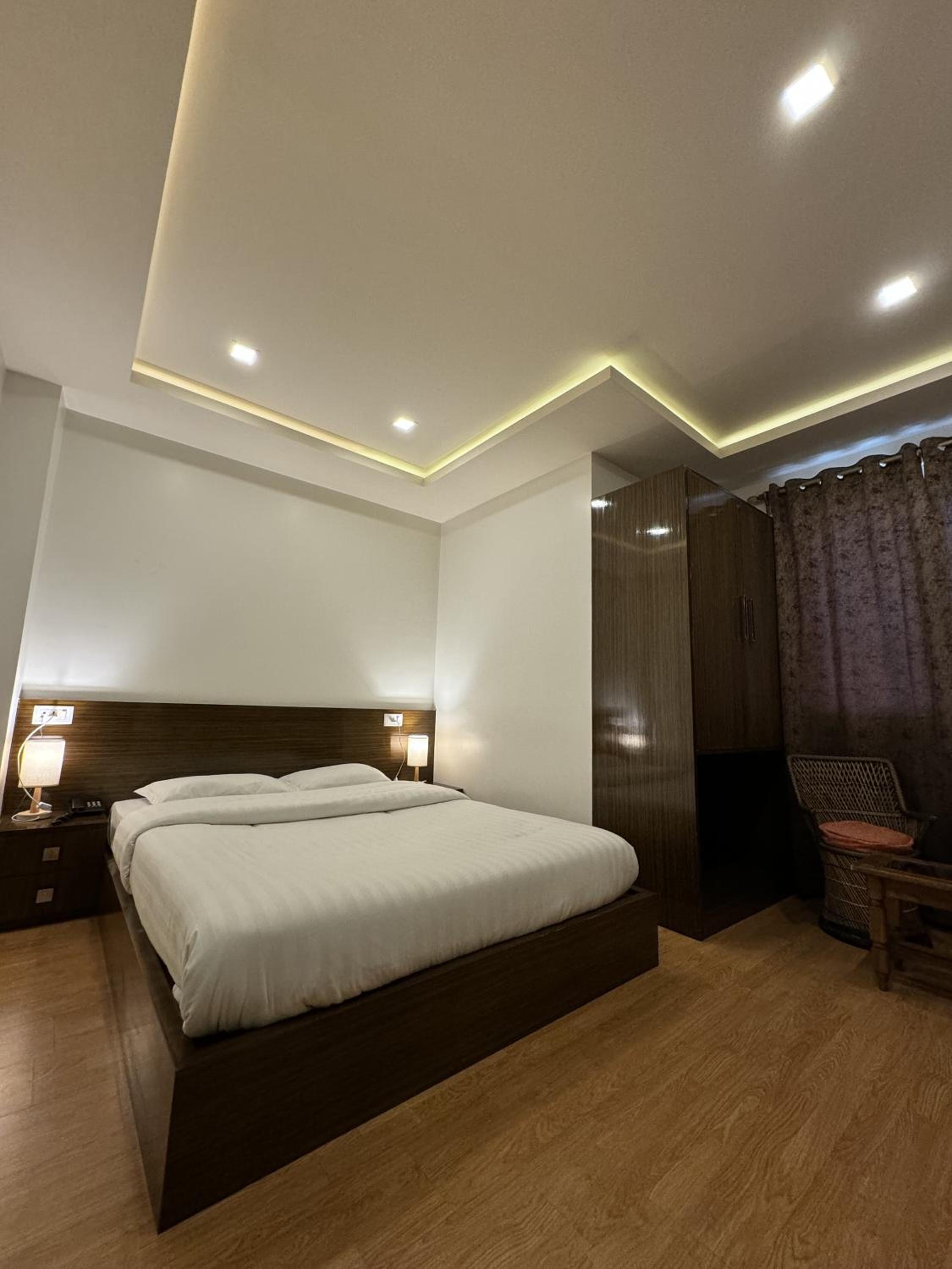 Deluxe Double Room (2 Adults + 1 Child) photo 1