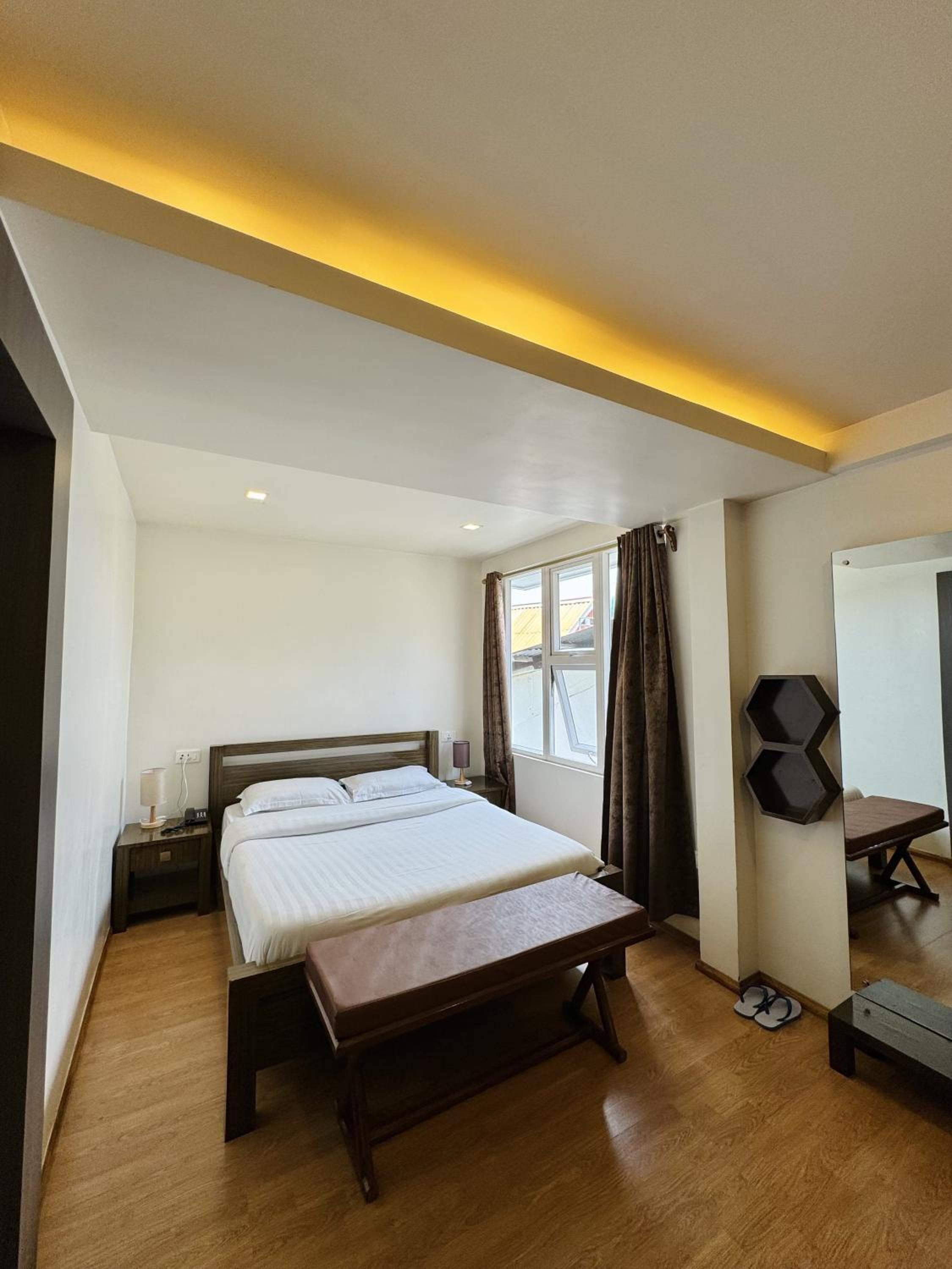 Deluxe Double Room (2 Adults + 1 Child) photo 2