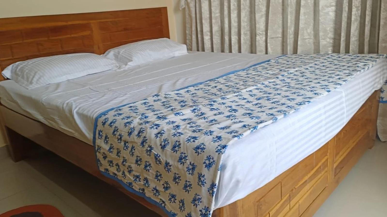 Deluxe Double Room (2 Adults + 1 Child) photo 2