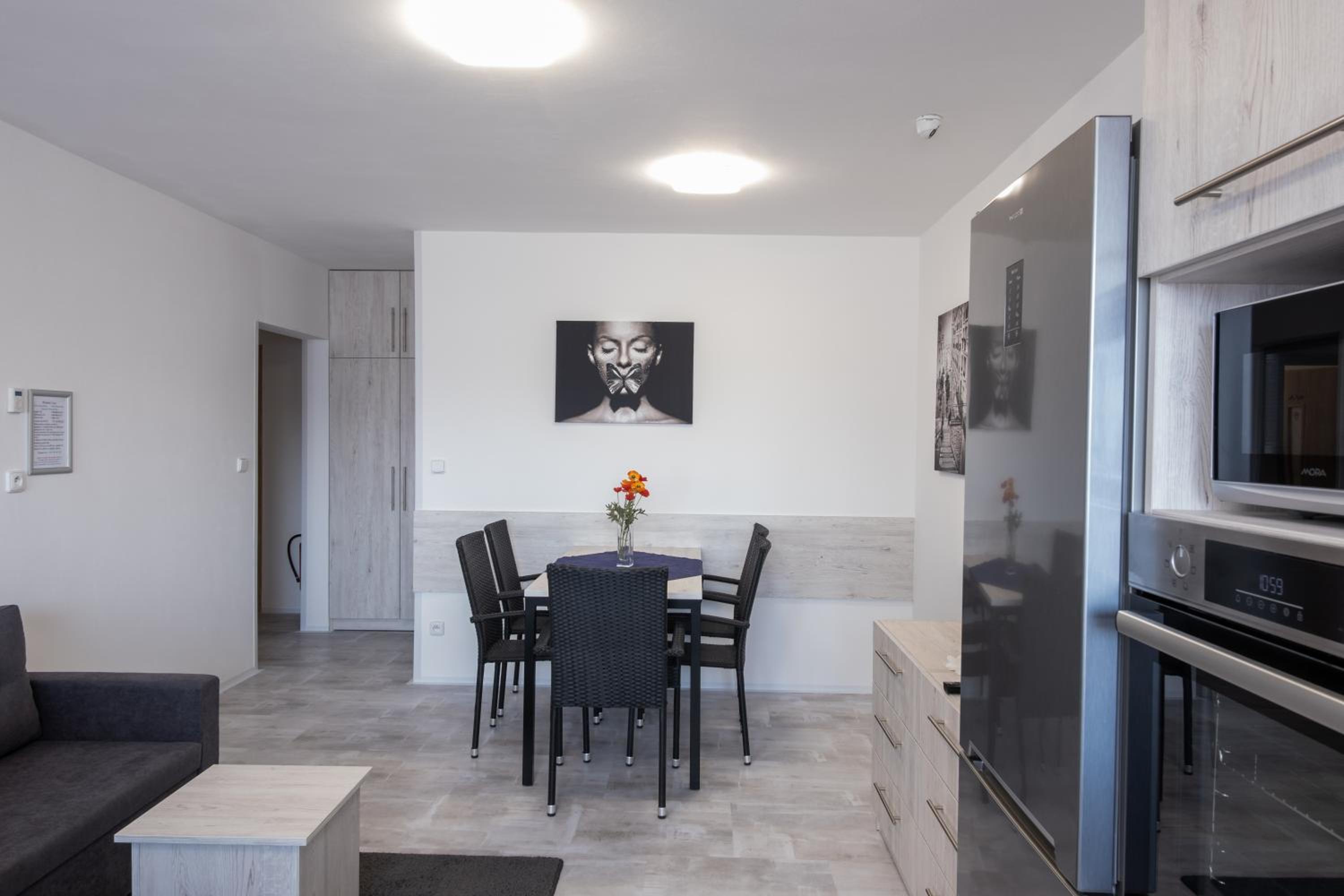 Two-Bedroom Apartment - Photo 8