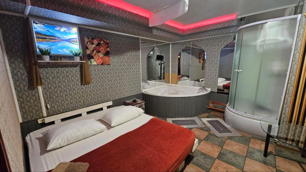 Double Room with Spa Bath