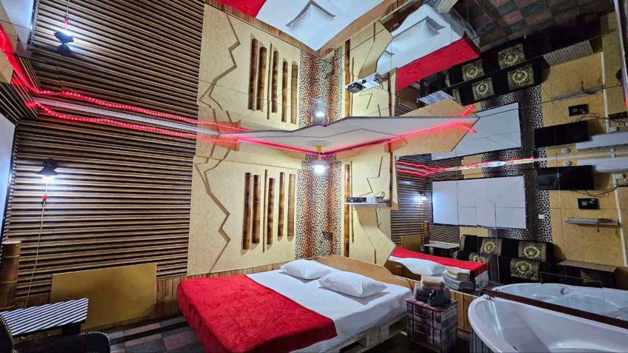 Queen Suite with Spa Bath