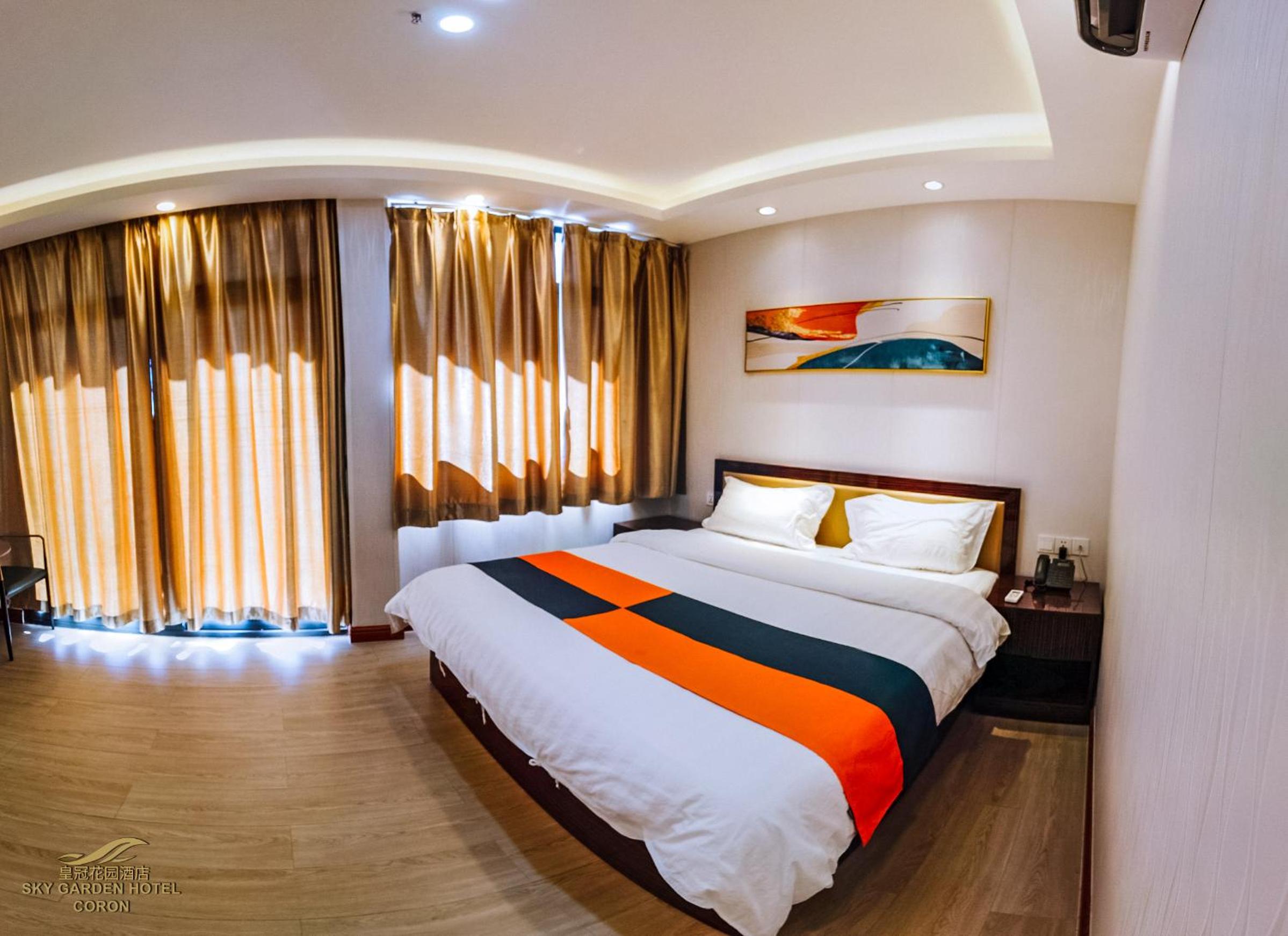 Deluxe Double Room with Balcony - Photo 35