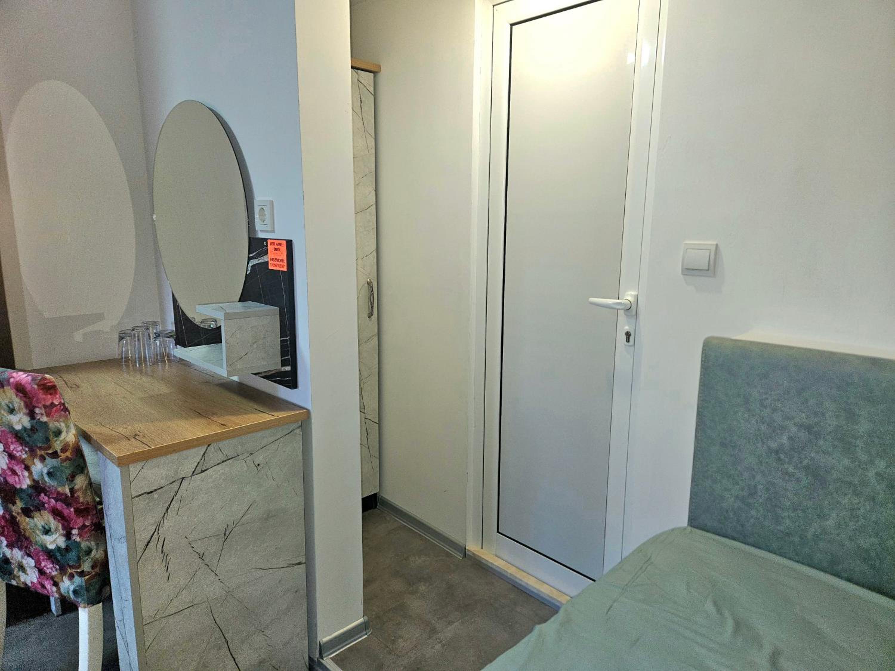 Triple Room - No Balcony photo 2