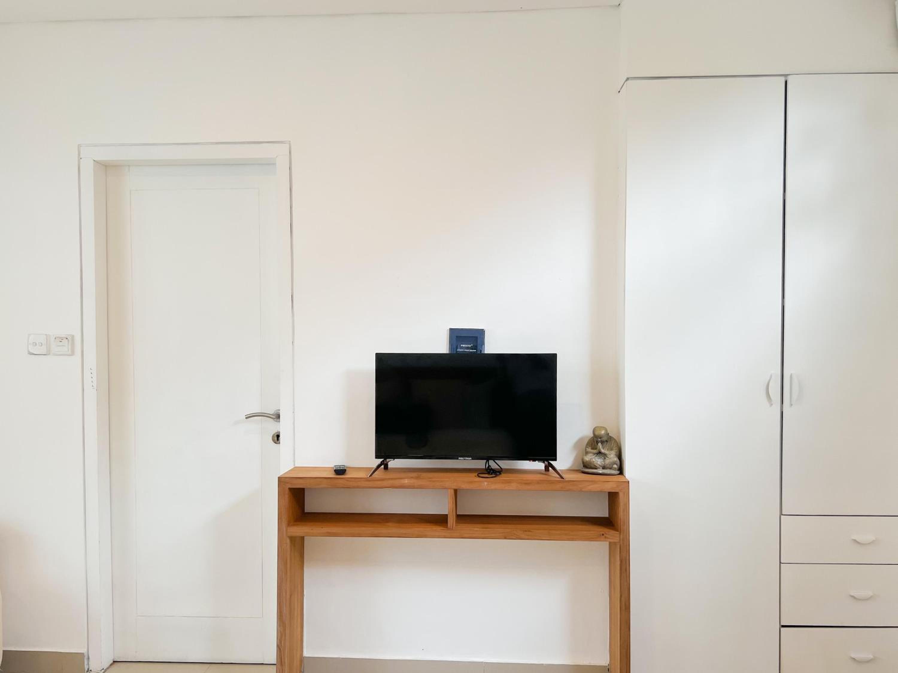 One-Bedroom Suite - Photo 6