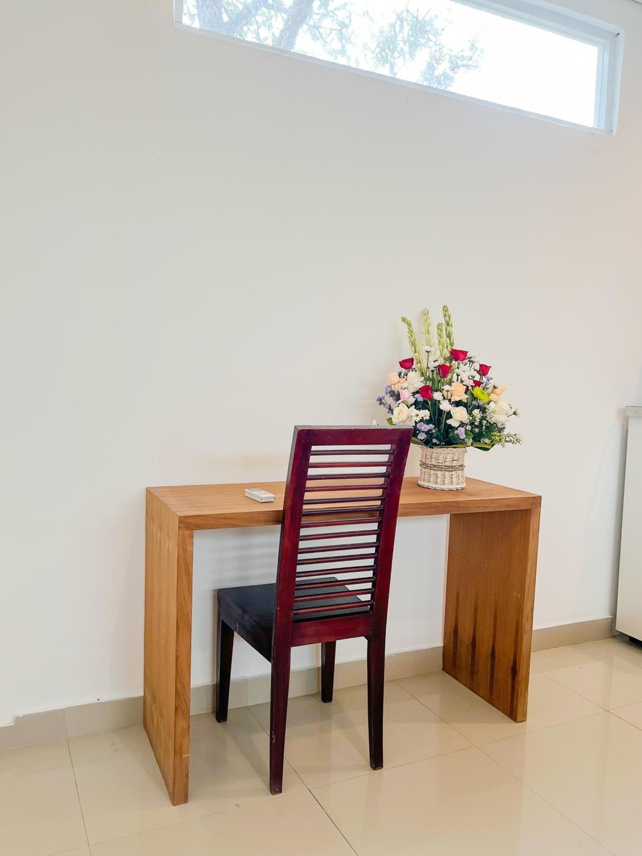 One-Bedroom Suite - Photo 2
